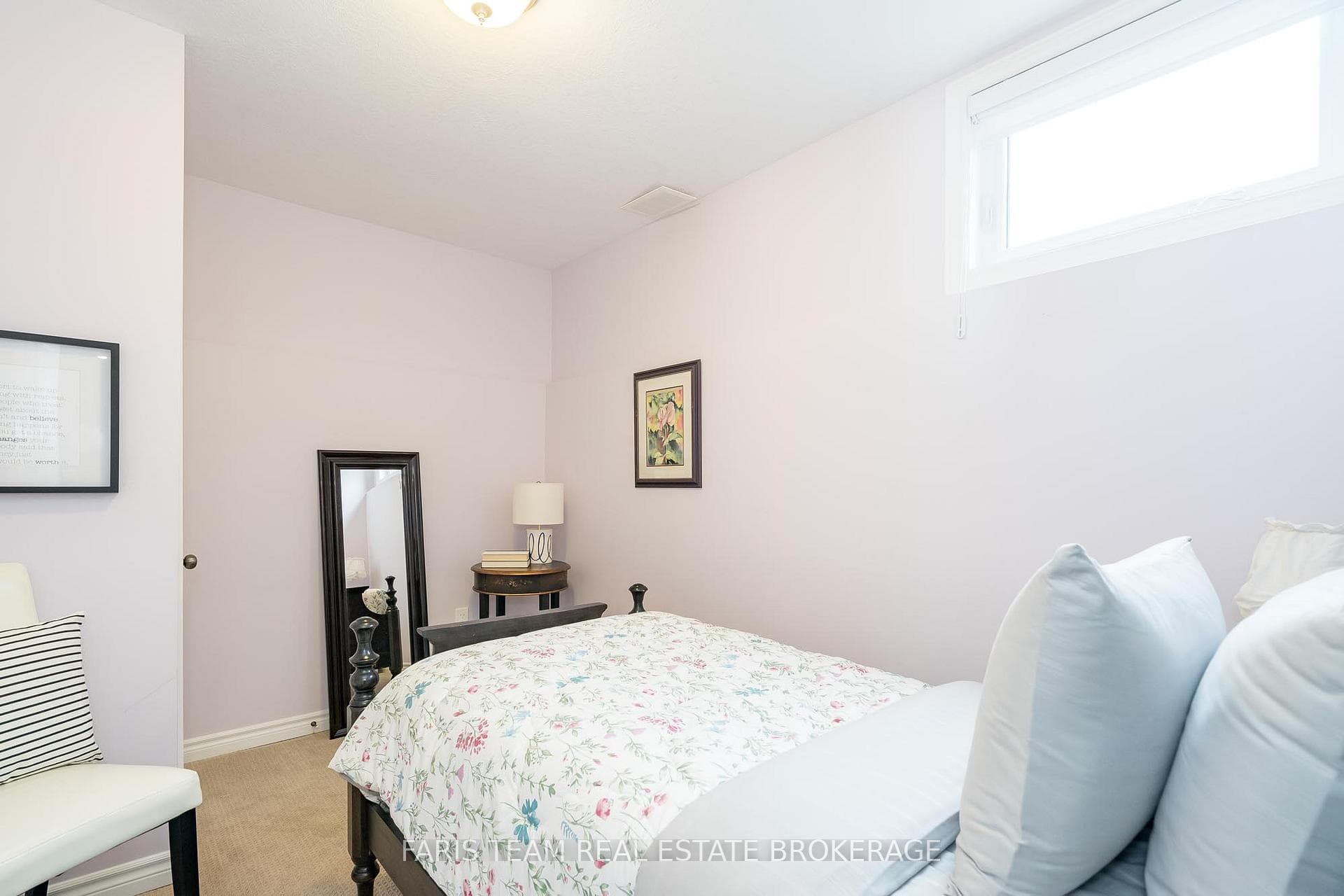 135 Sandringham Drive photo 30