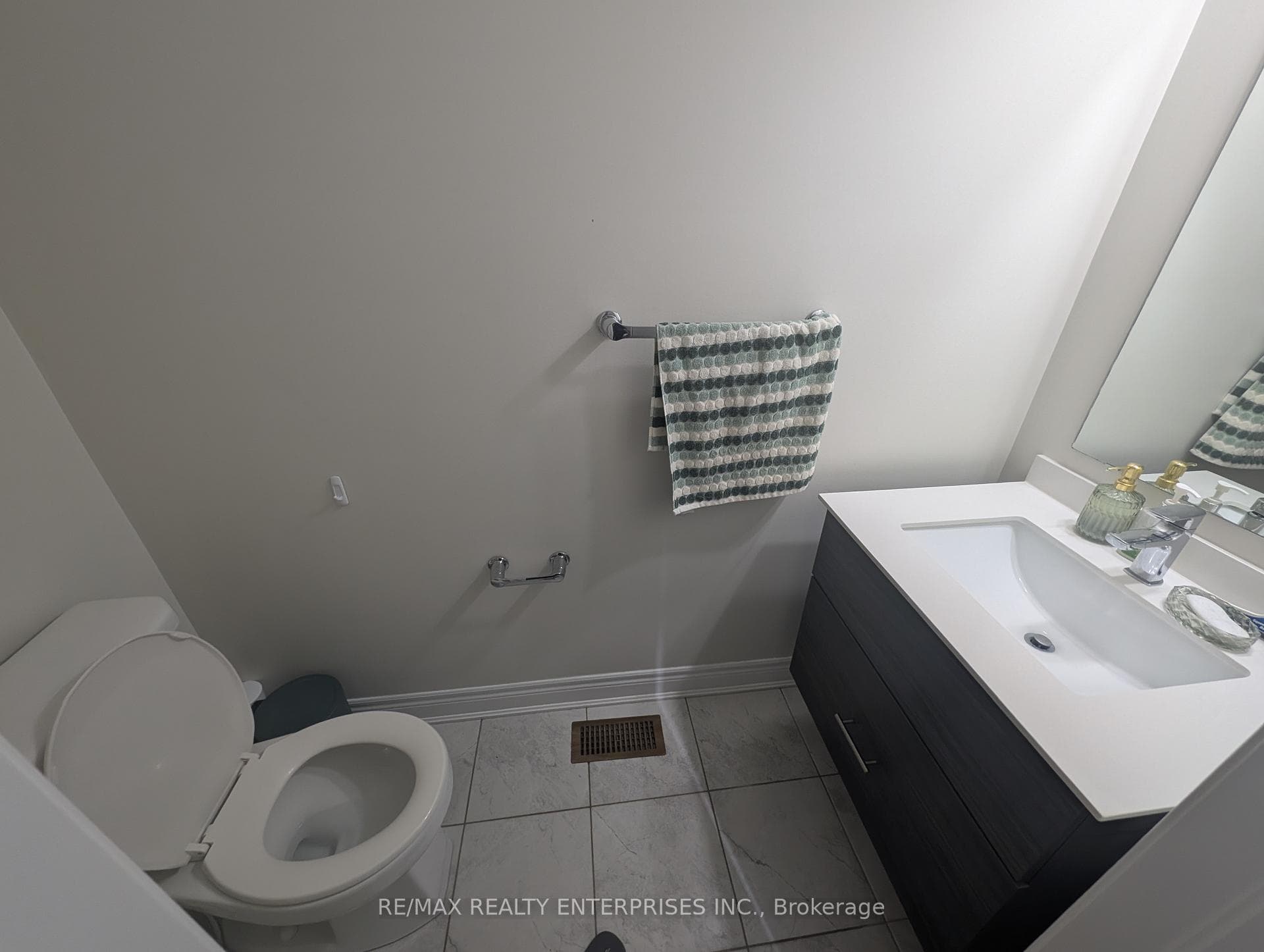 1155 Hamman Way photo 4