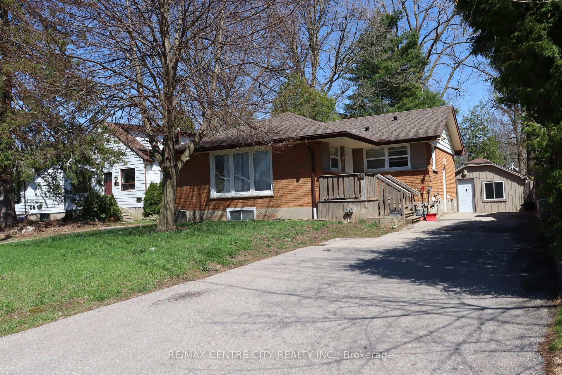 83 Britannia Avenue photo 27