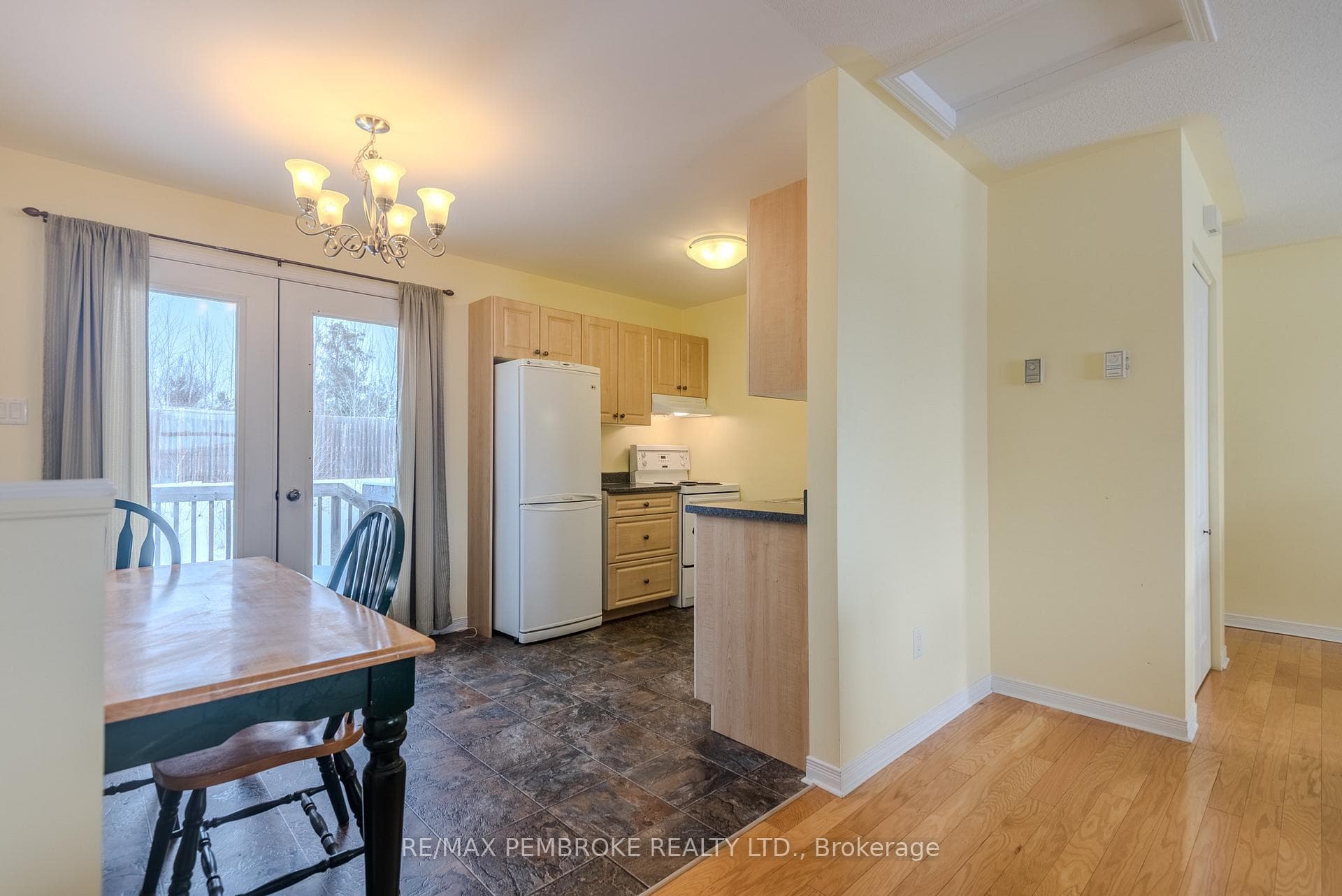 46 Wilson Avenue photo 11