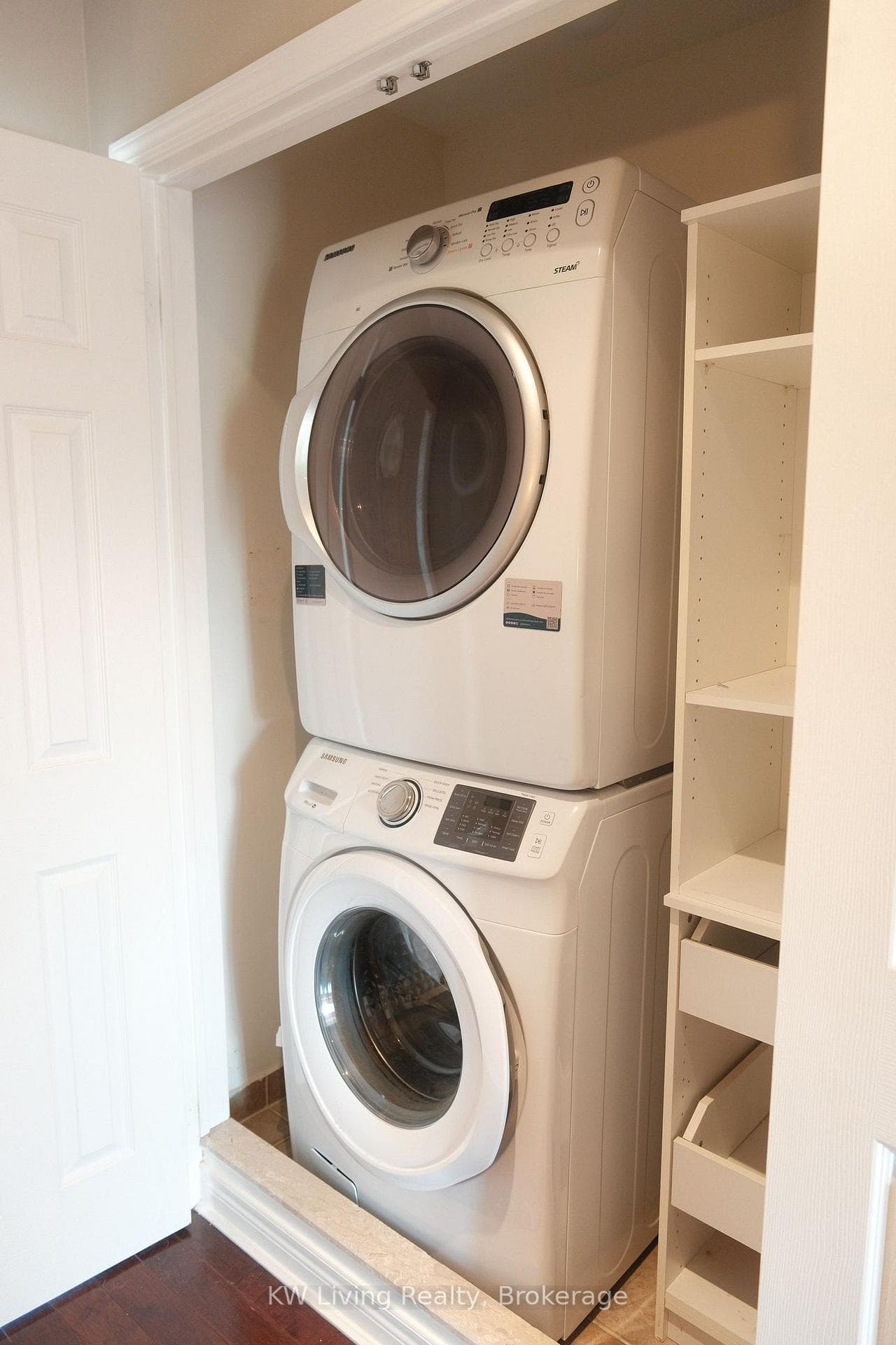 120 Chapman Court photo 27