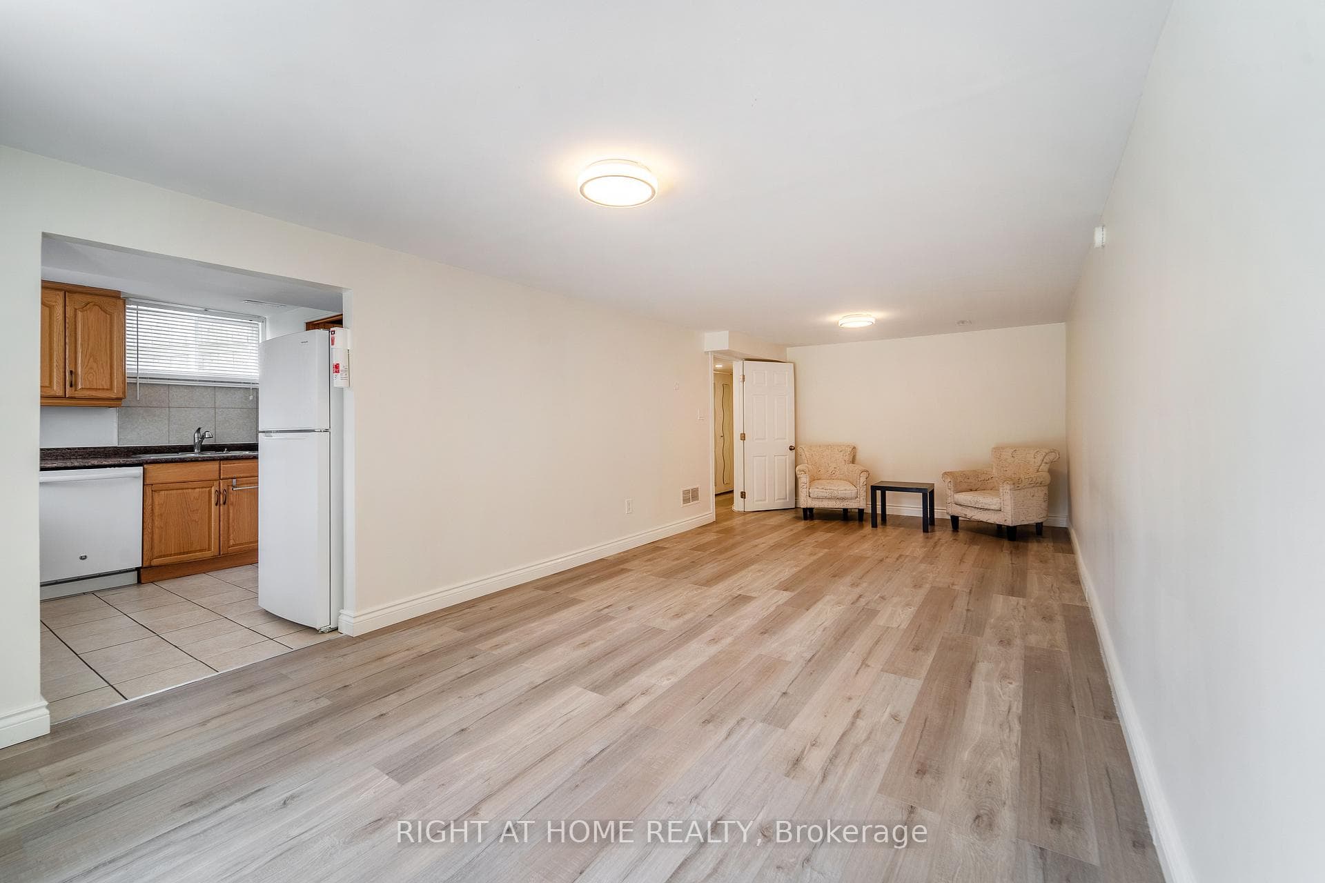 179 Wendover Drive Unit Lower photo 2