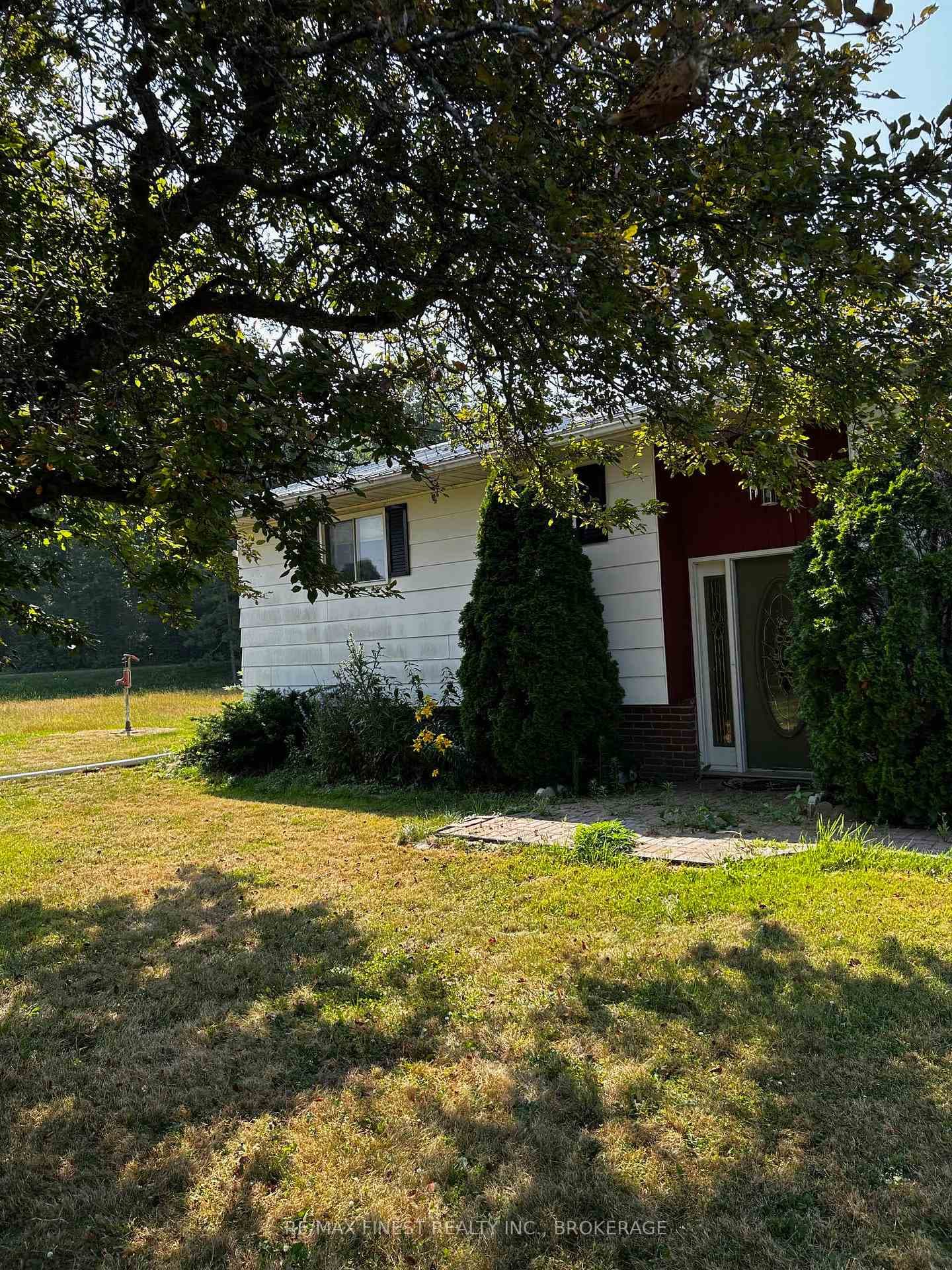 220 Eden Grove Road photo 2