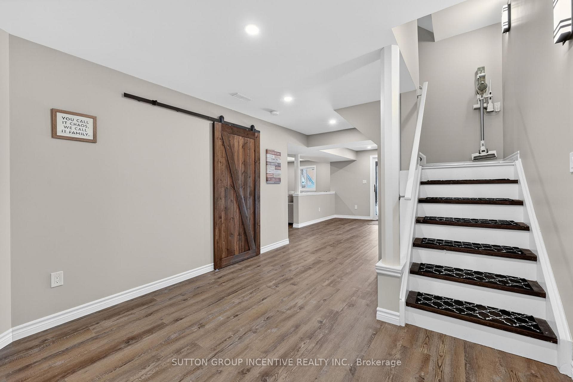 26 Prince Of Wales Drive photo 26