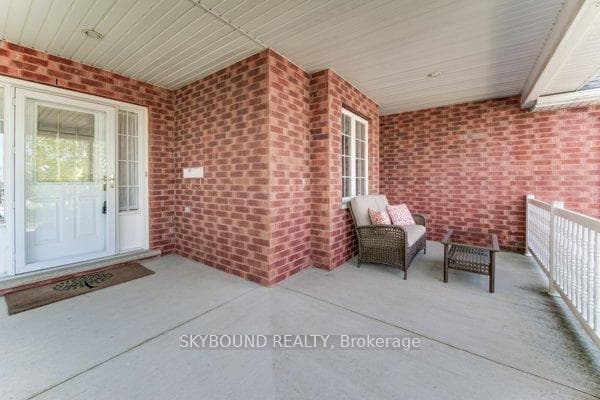 179 Bridgewater Crescent photo 4