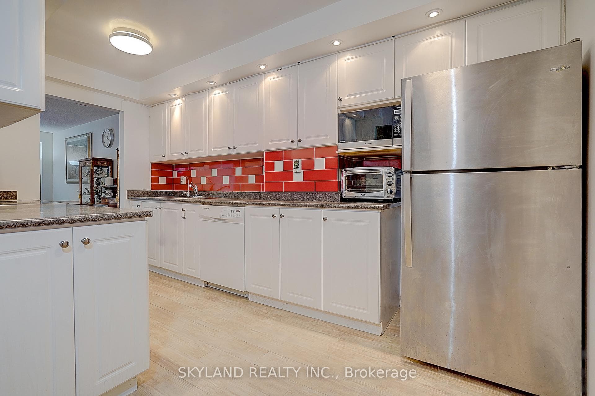46 West Borough Street photo 9