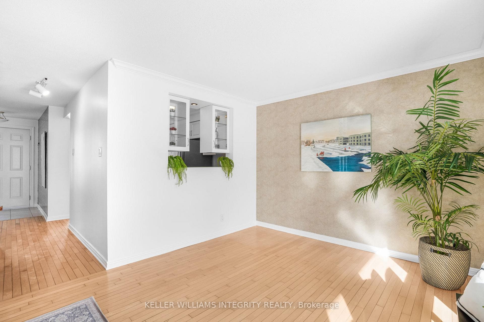 Living Room/Dining Nook