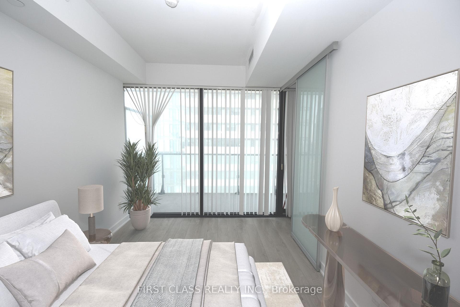 185 Roehampton Avenue Unit 2712 photo 12