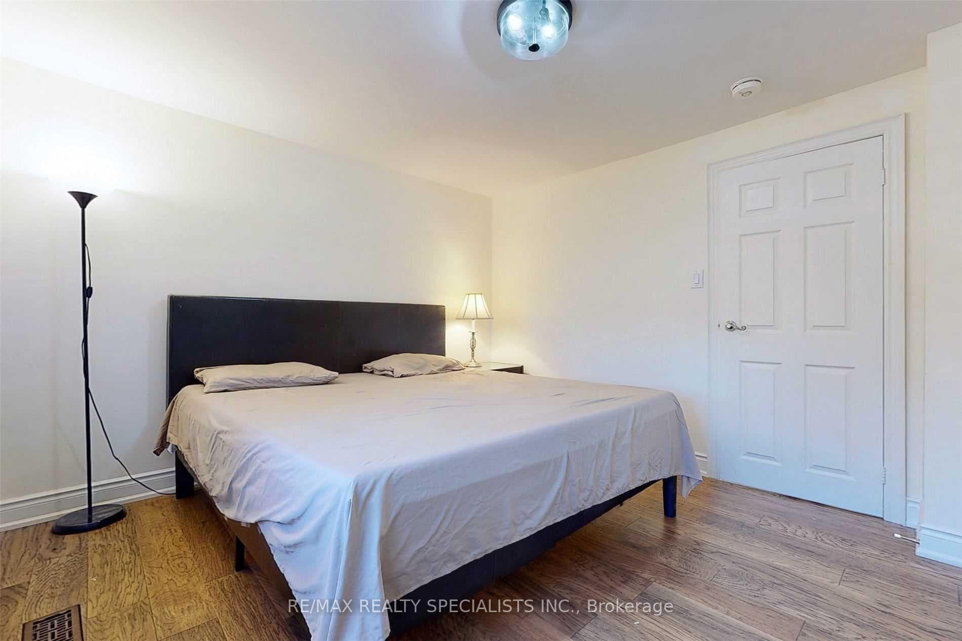 5 Norval Crescent photo 28