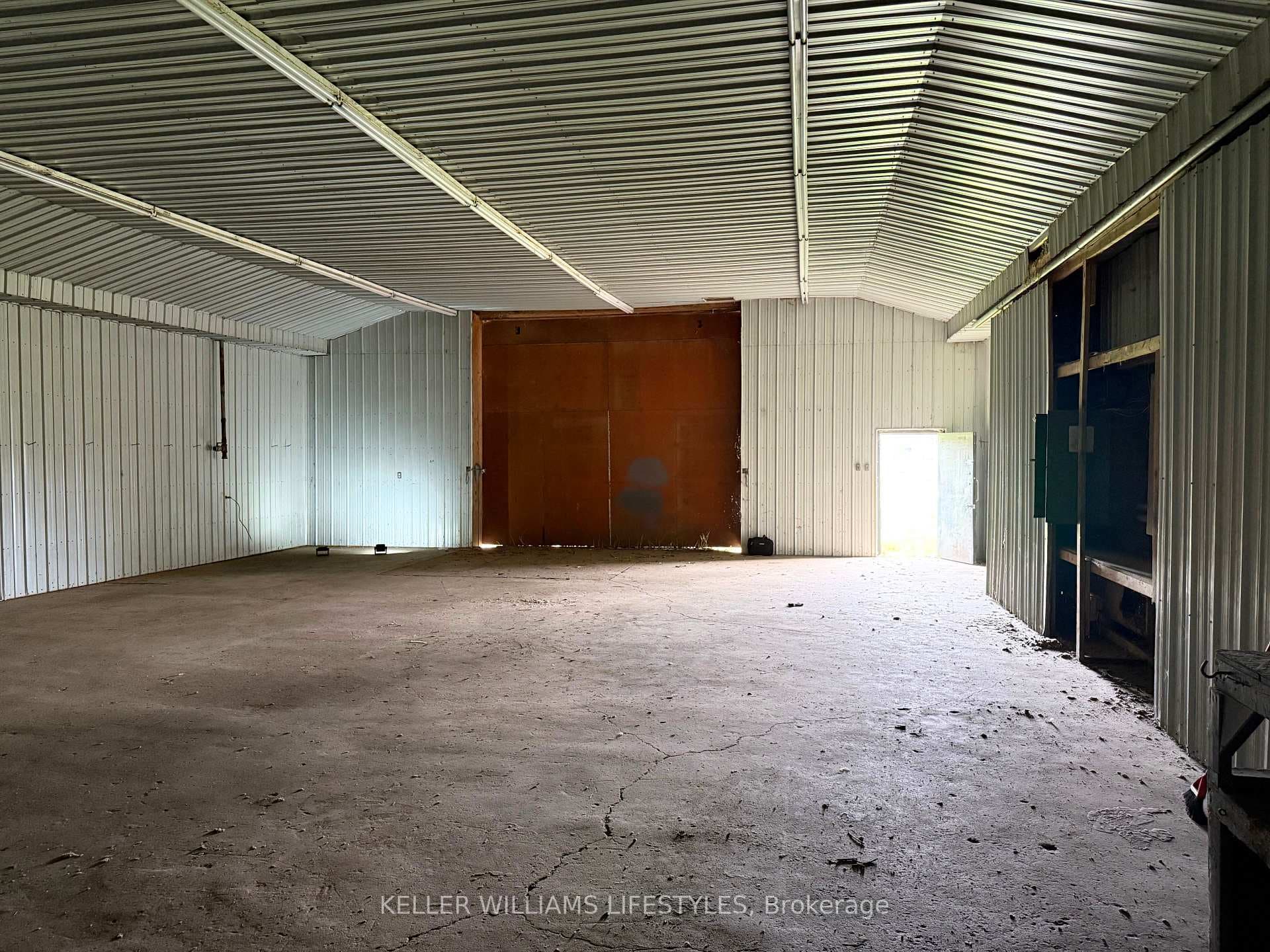 238 MacEwan Street photo 2