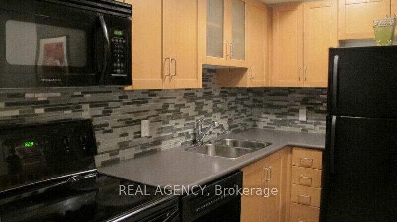 46 Western Battery Road Unit 807 photo 1