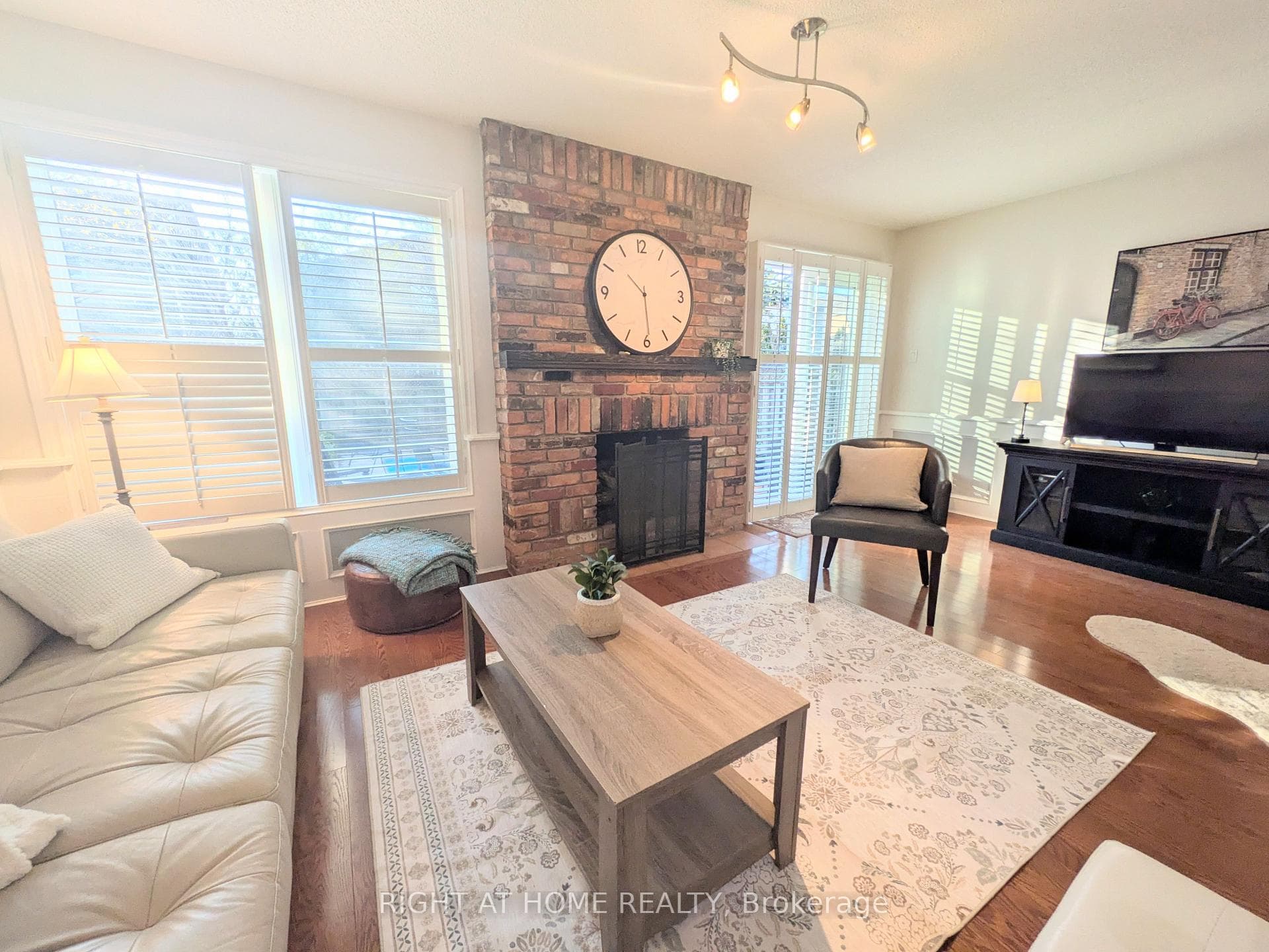 2096 Blacksmith Lane photo 8