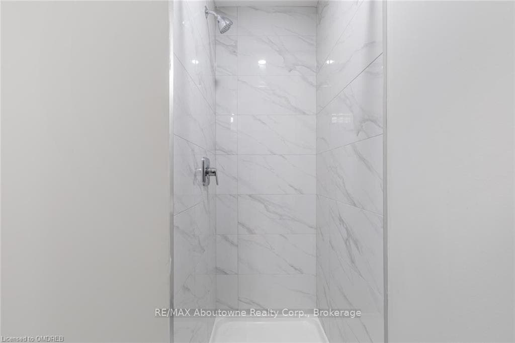 15 QUEEN Street Unit 2204 photo 11
