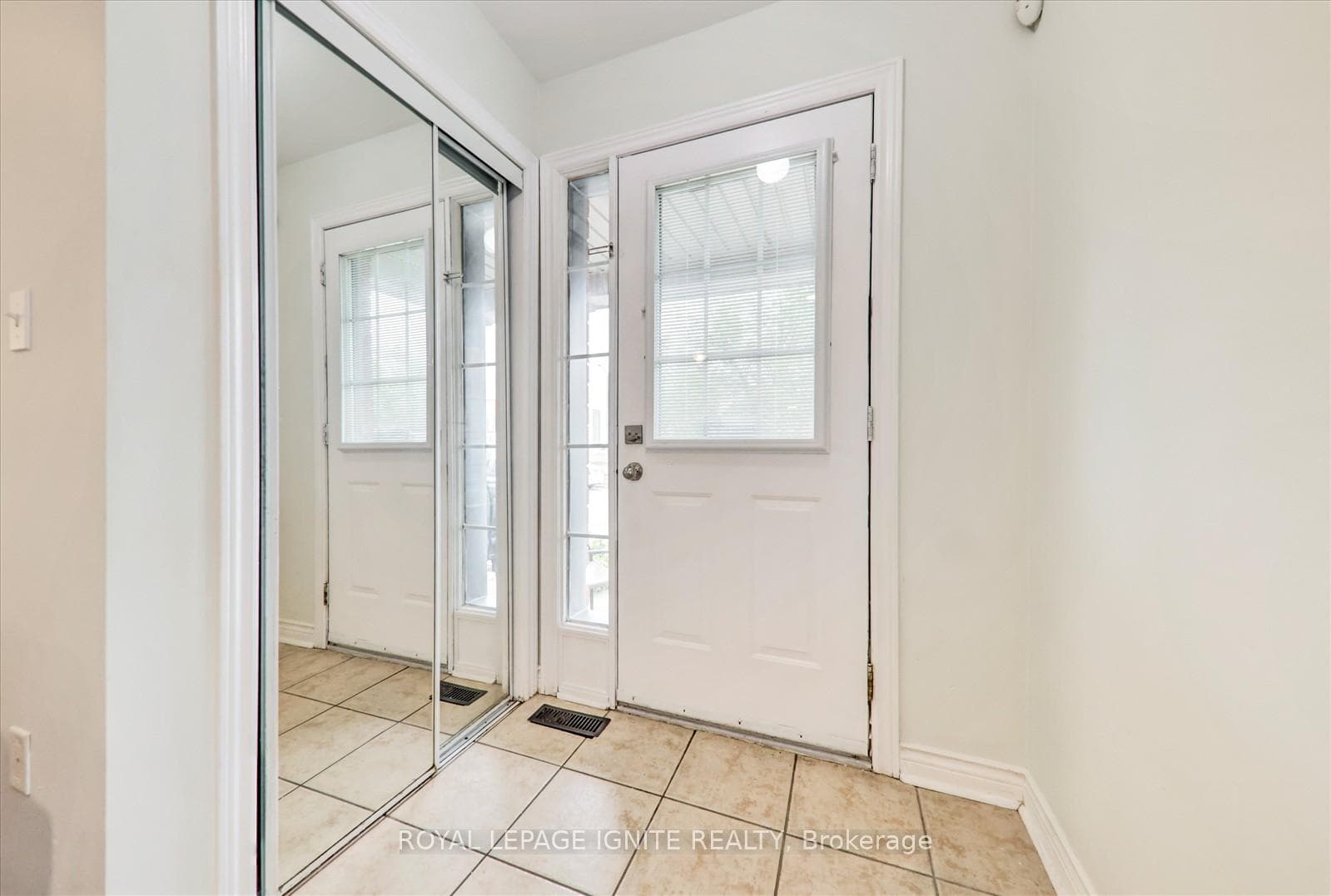 121 Flycatcher Avenue photo 3