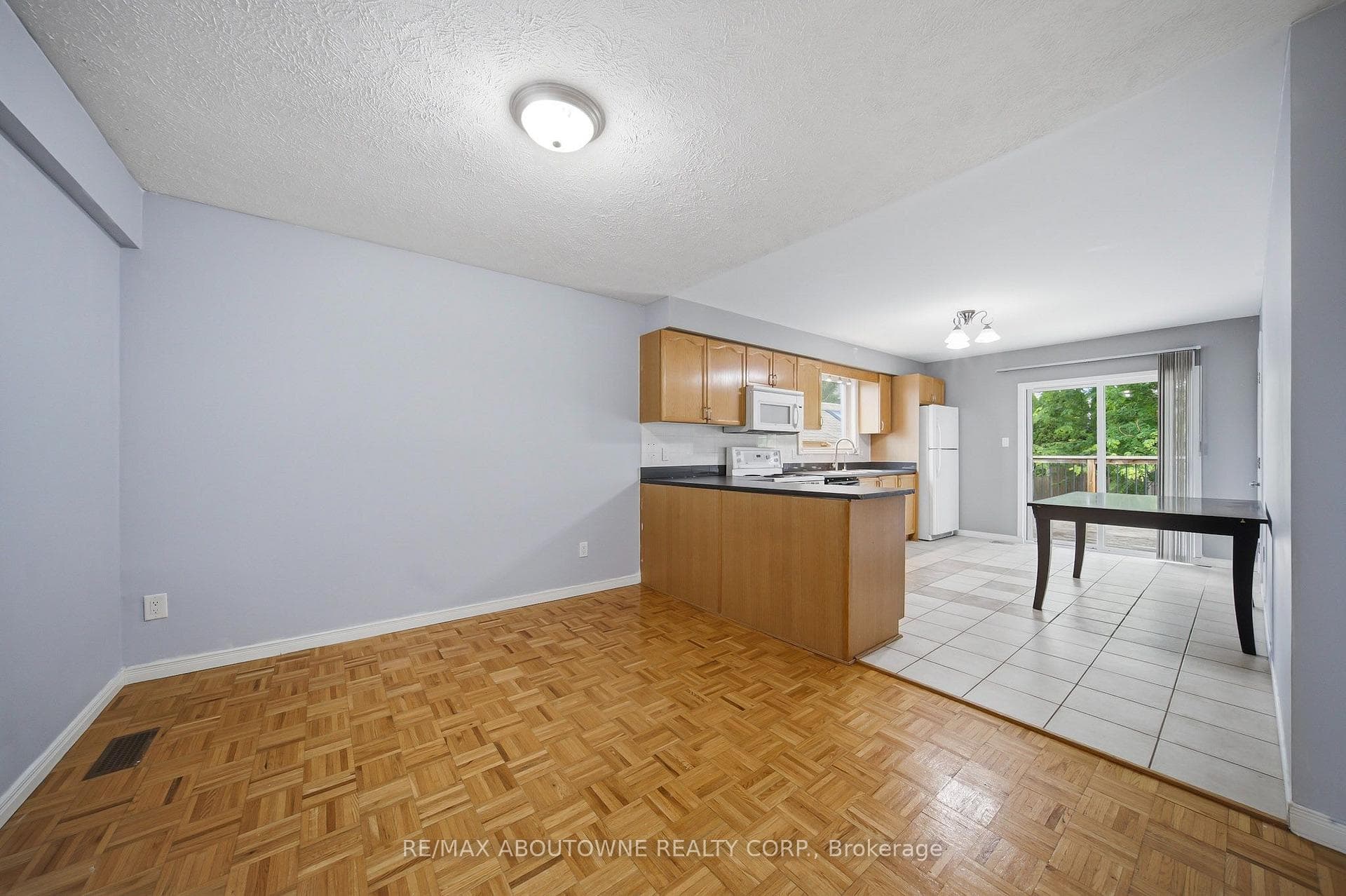 146 Bankside Drive Unit Upper photo 7