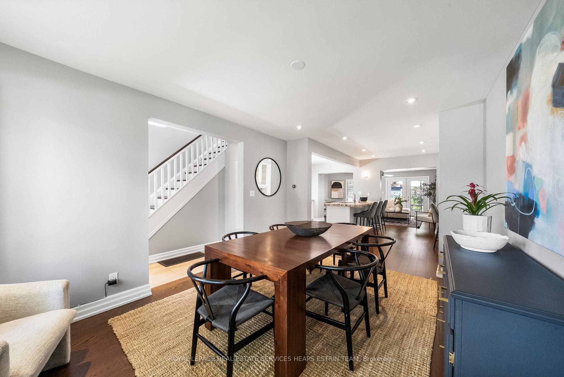 502 Sutherland Drive photo 3