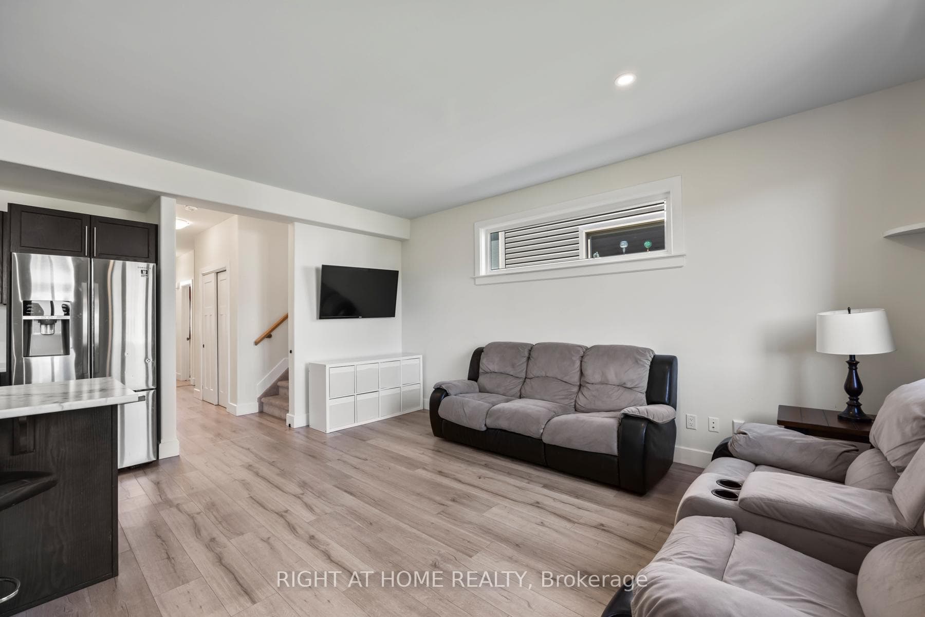 215 Pratt Drive photo 13