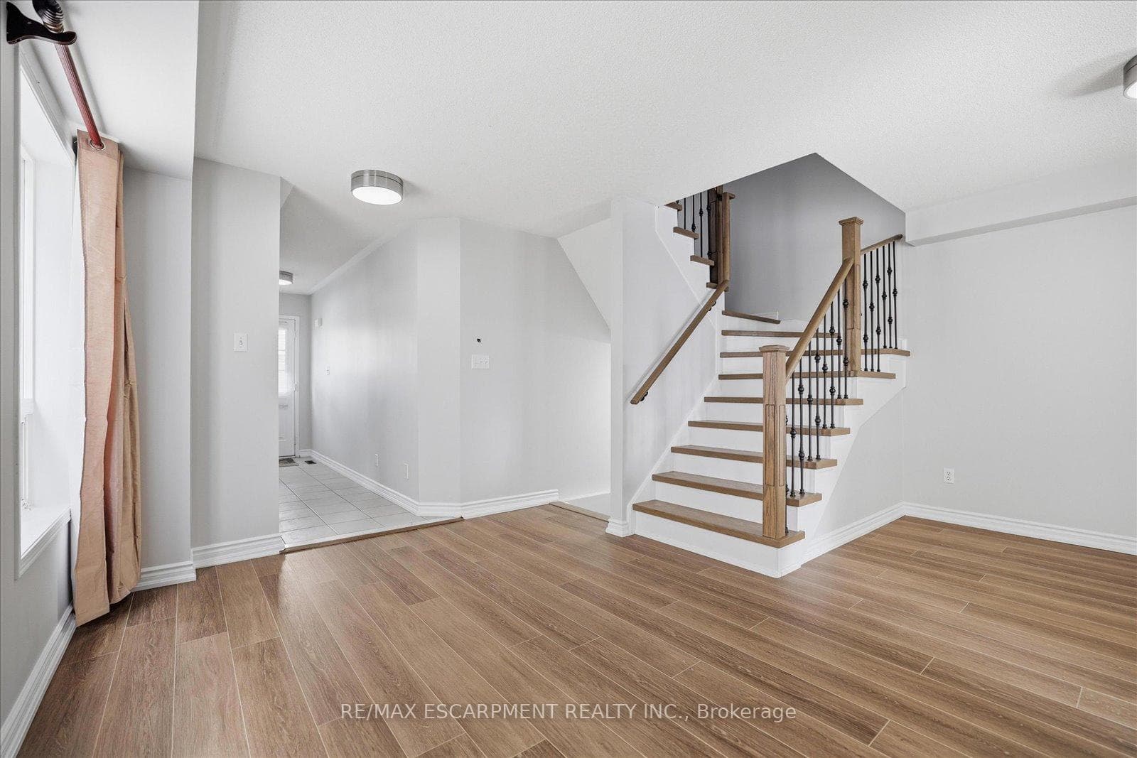 774 Bethany Crescent photo 14