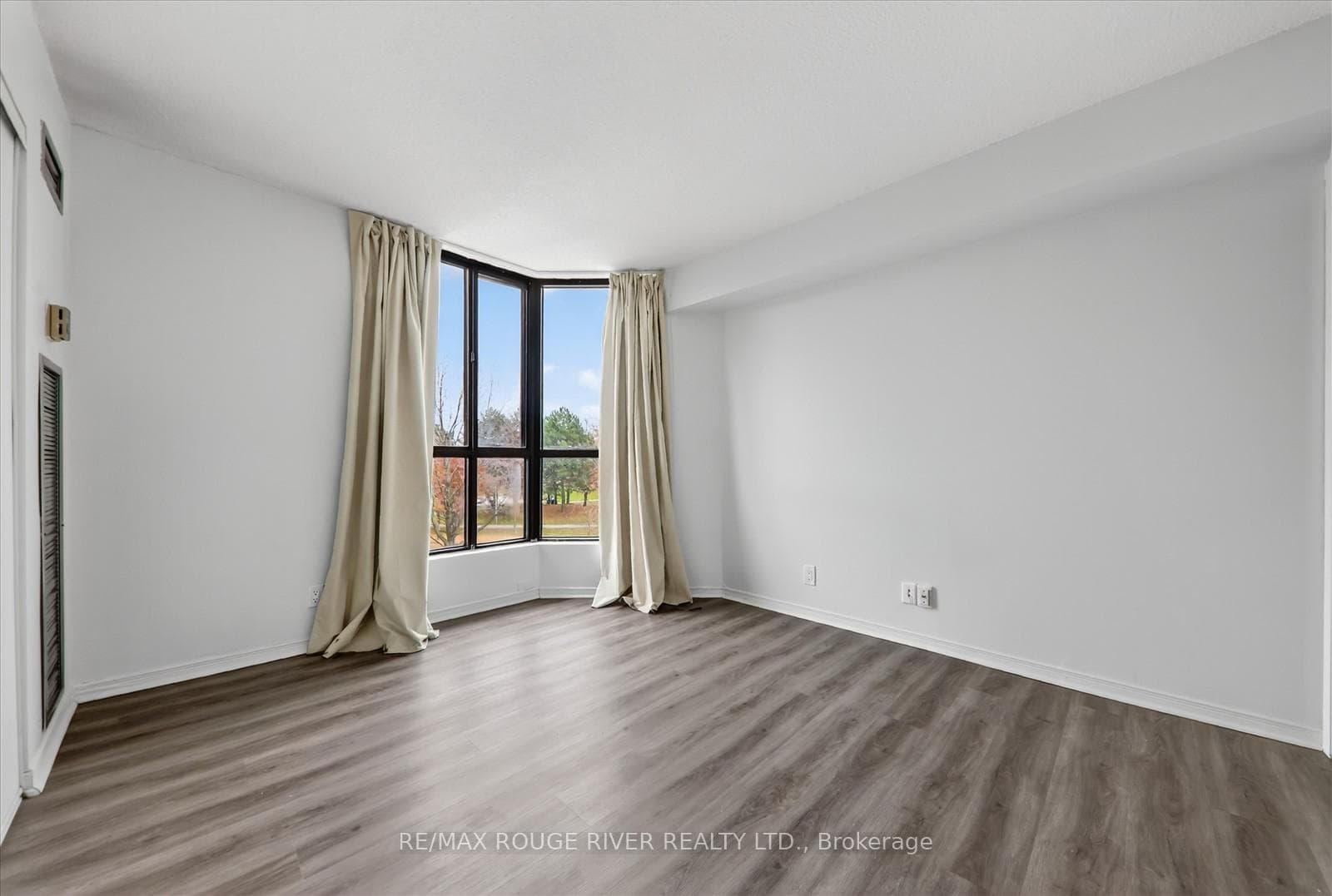 8 Silver Bell Grove Unit 309 photo 22