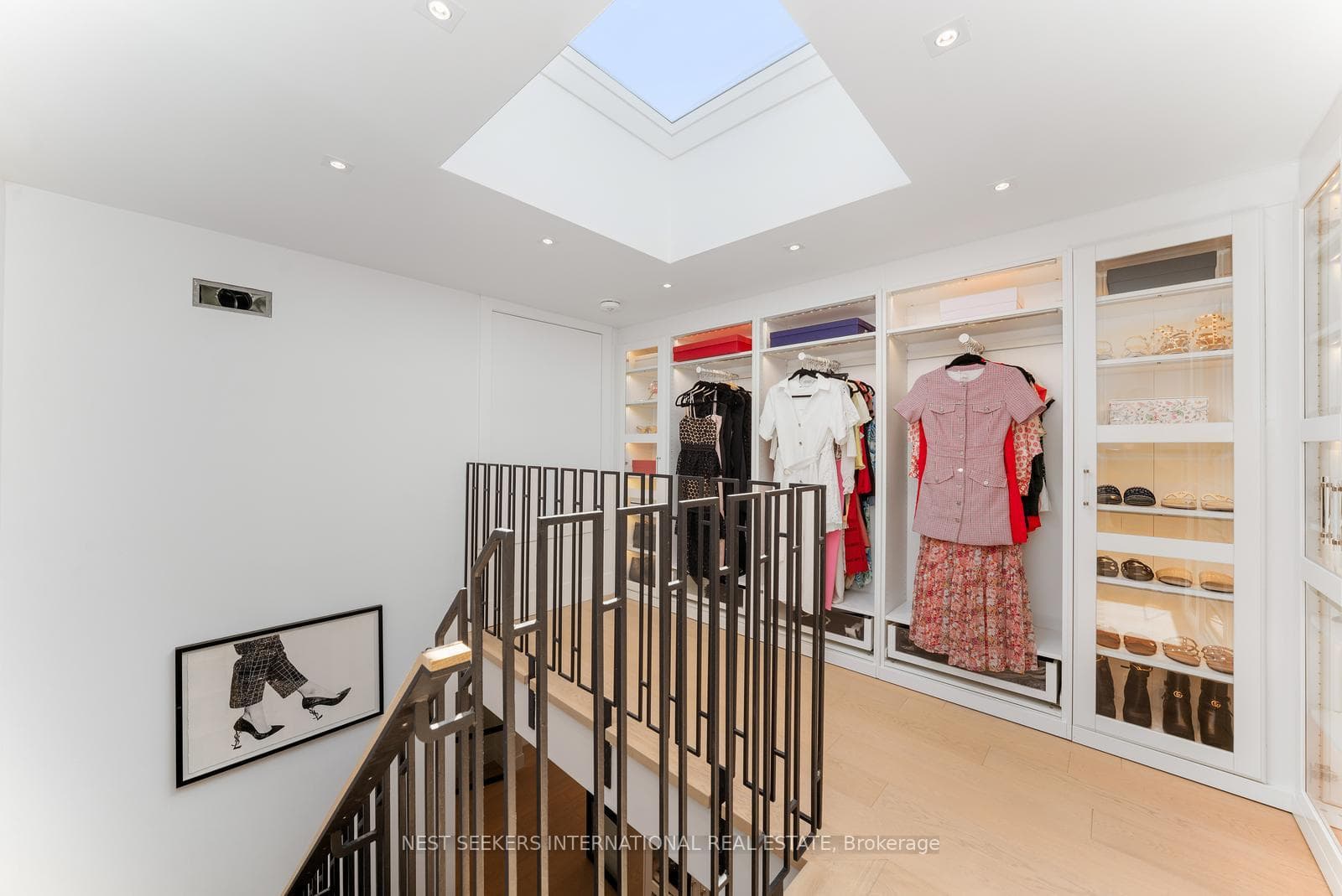 6 Forestave Crescent photo 20