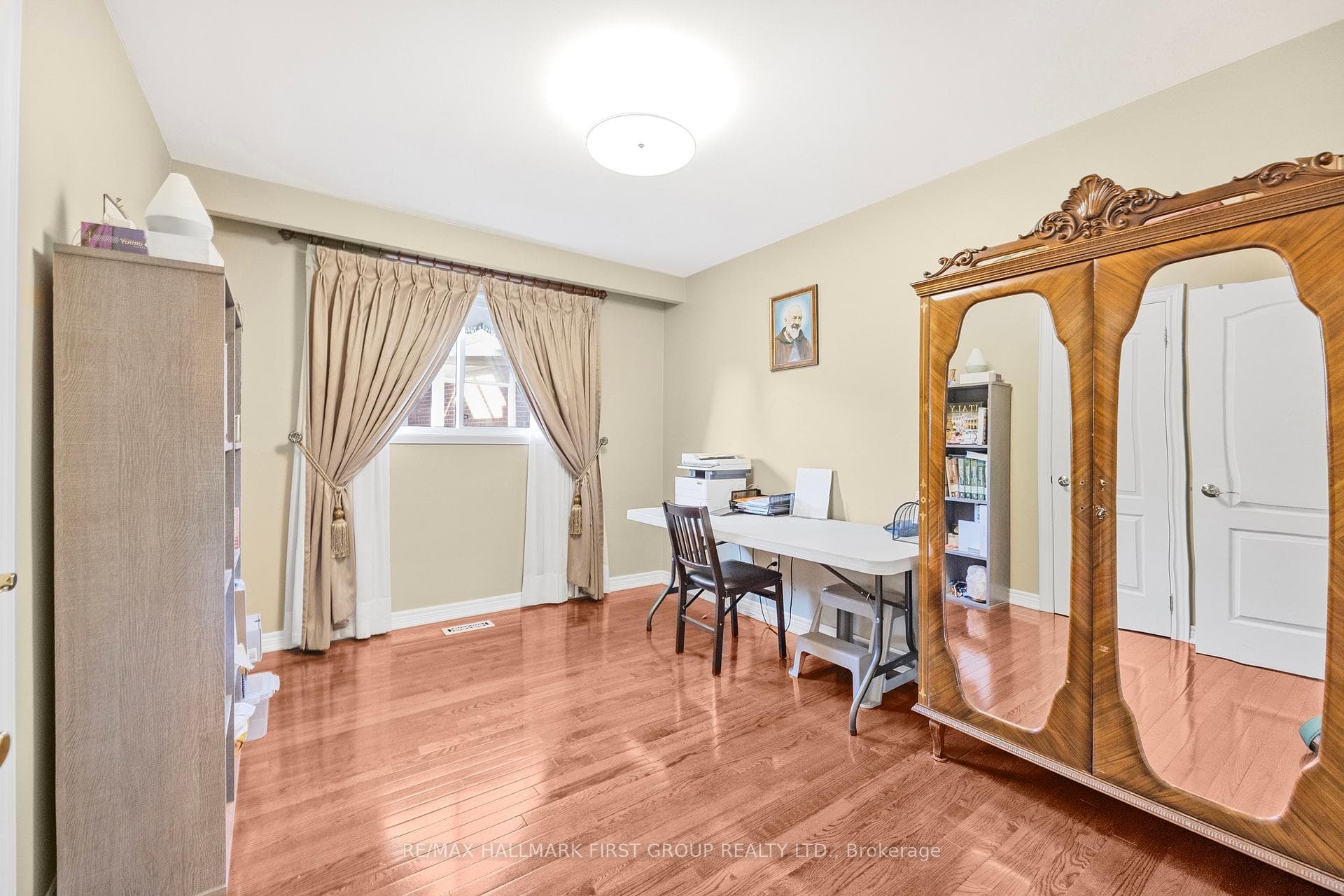 154 Fairglen Avenue photo 16