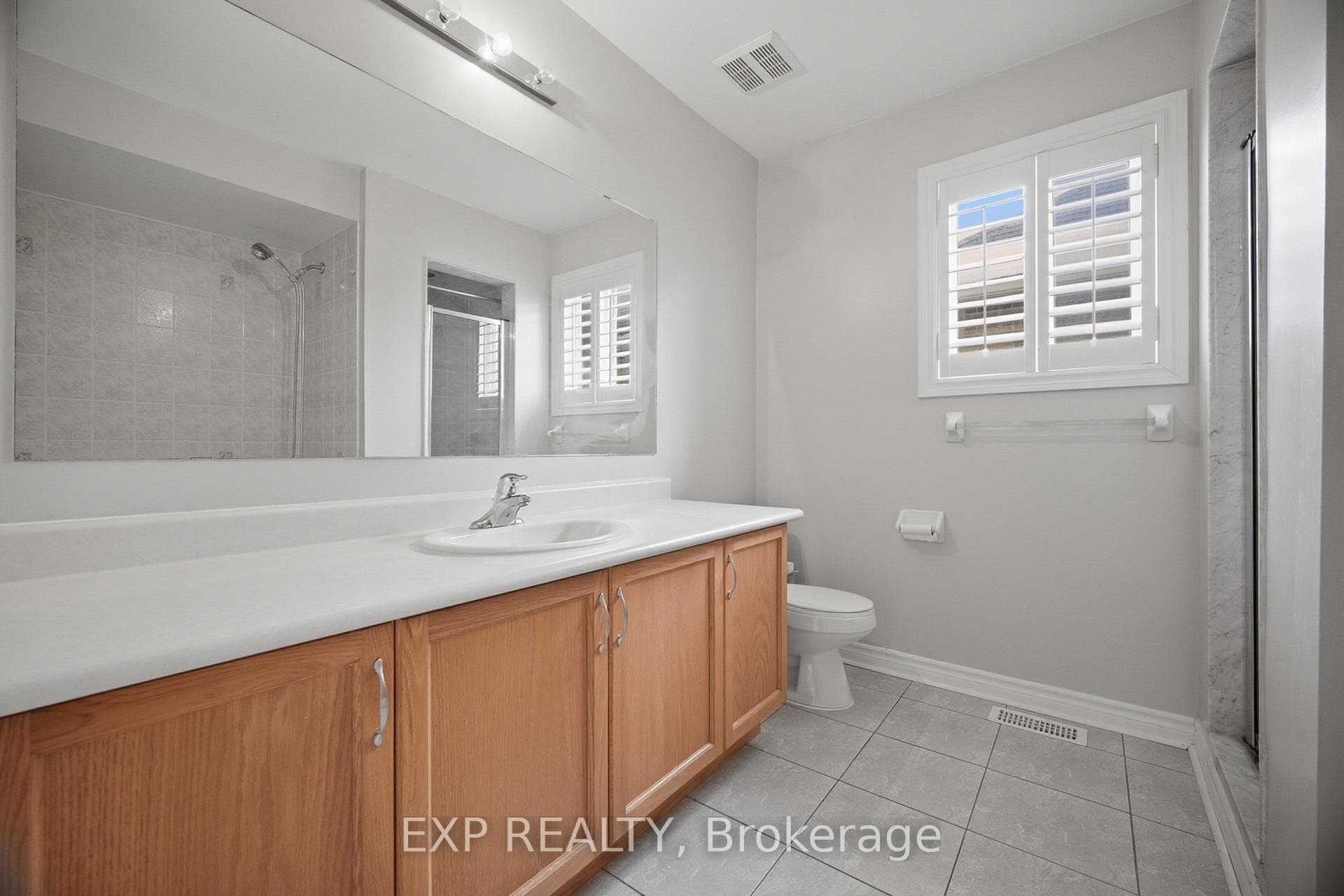 94 Kingsview Drive photo 33