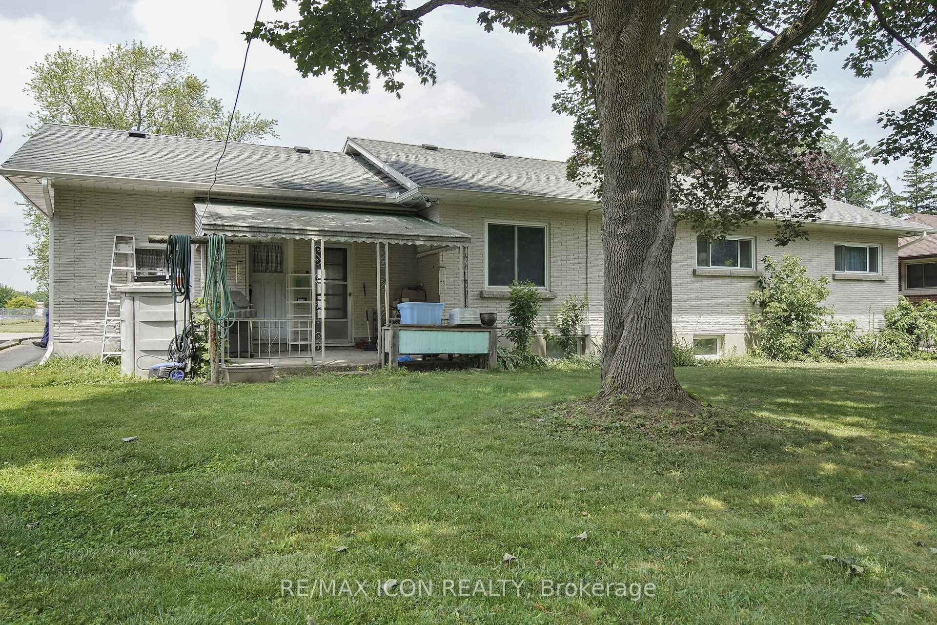 103 Brock Street photo 47