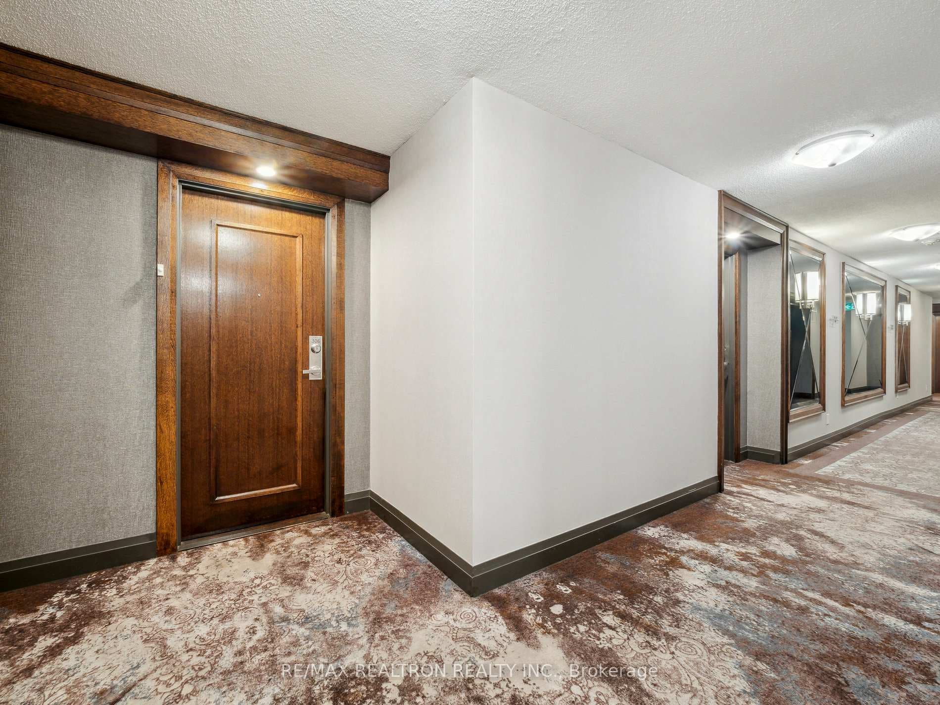 7 North Park Road Unit 306 photo 4