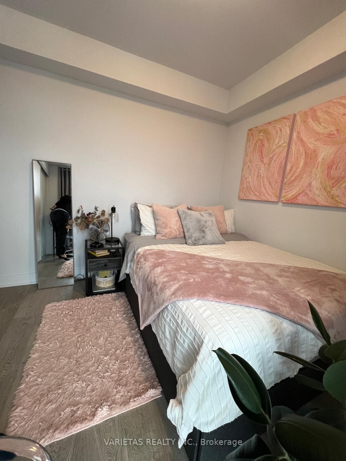 2550 Simcoe Street Unit 1606 photo 12