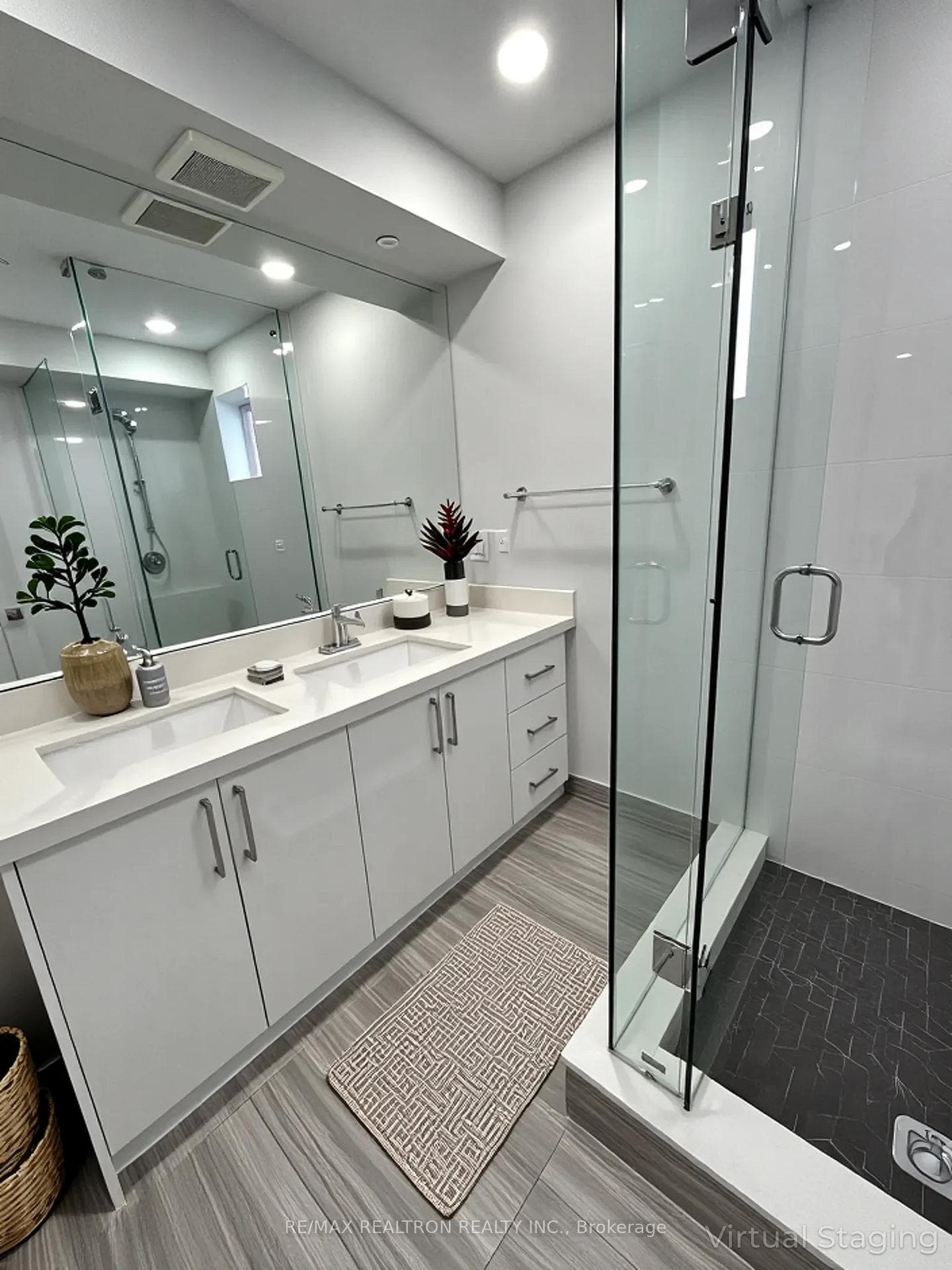 15 Walmer Road Unit 302 photo 7