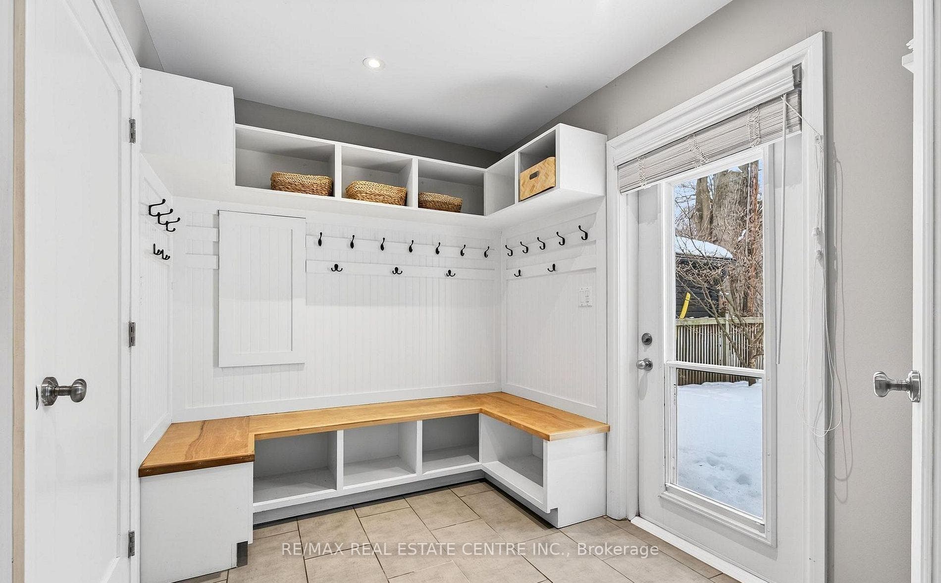 582 Cedar Avenue photo 18