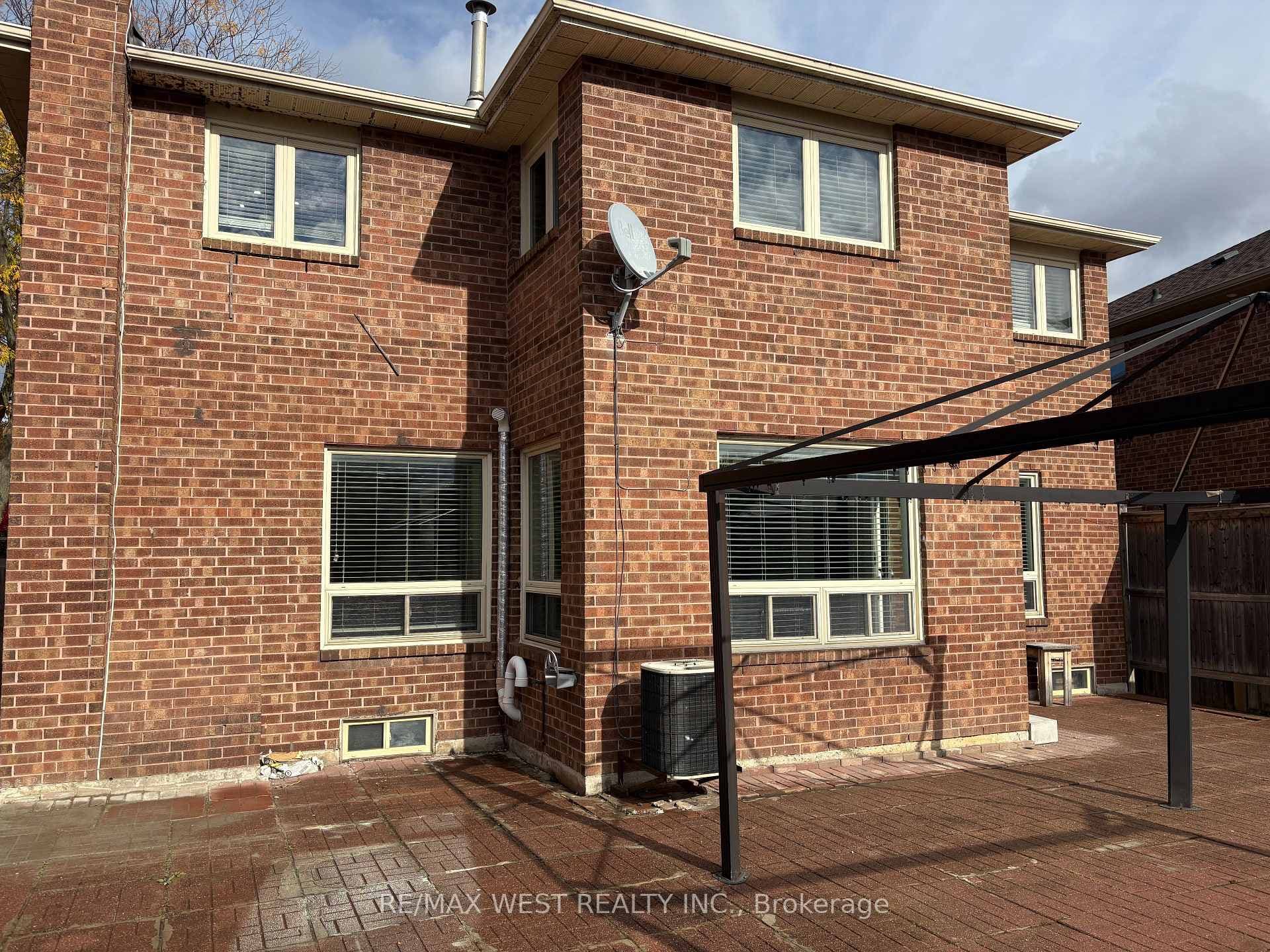 86 Dina Road photo 47