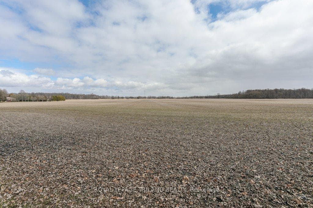 4578 PUTNAM Road photo 41