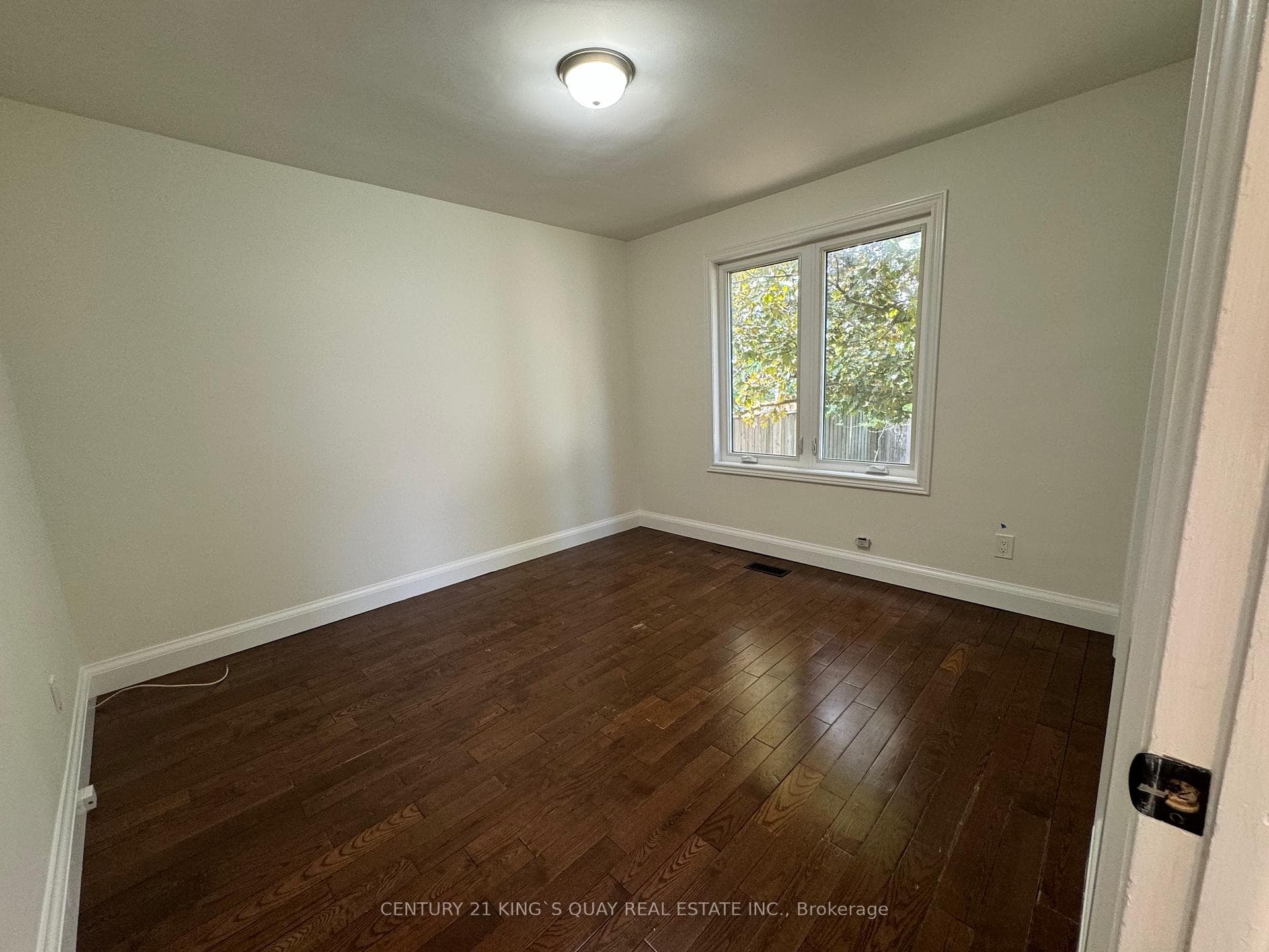 447 Alper Street photo 8