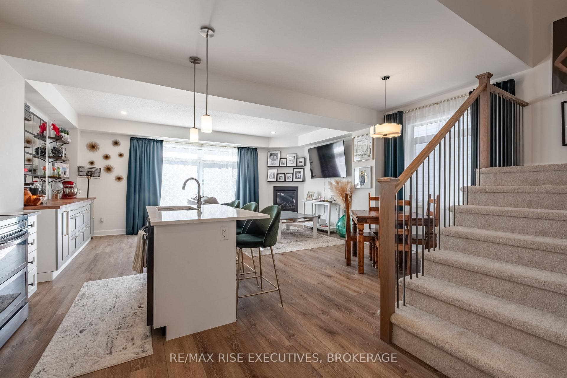1538 SCARLET Street photo 8