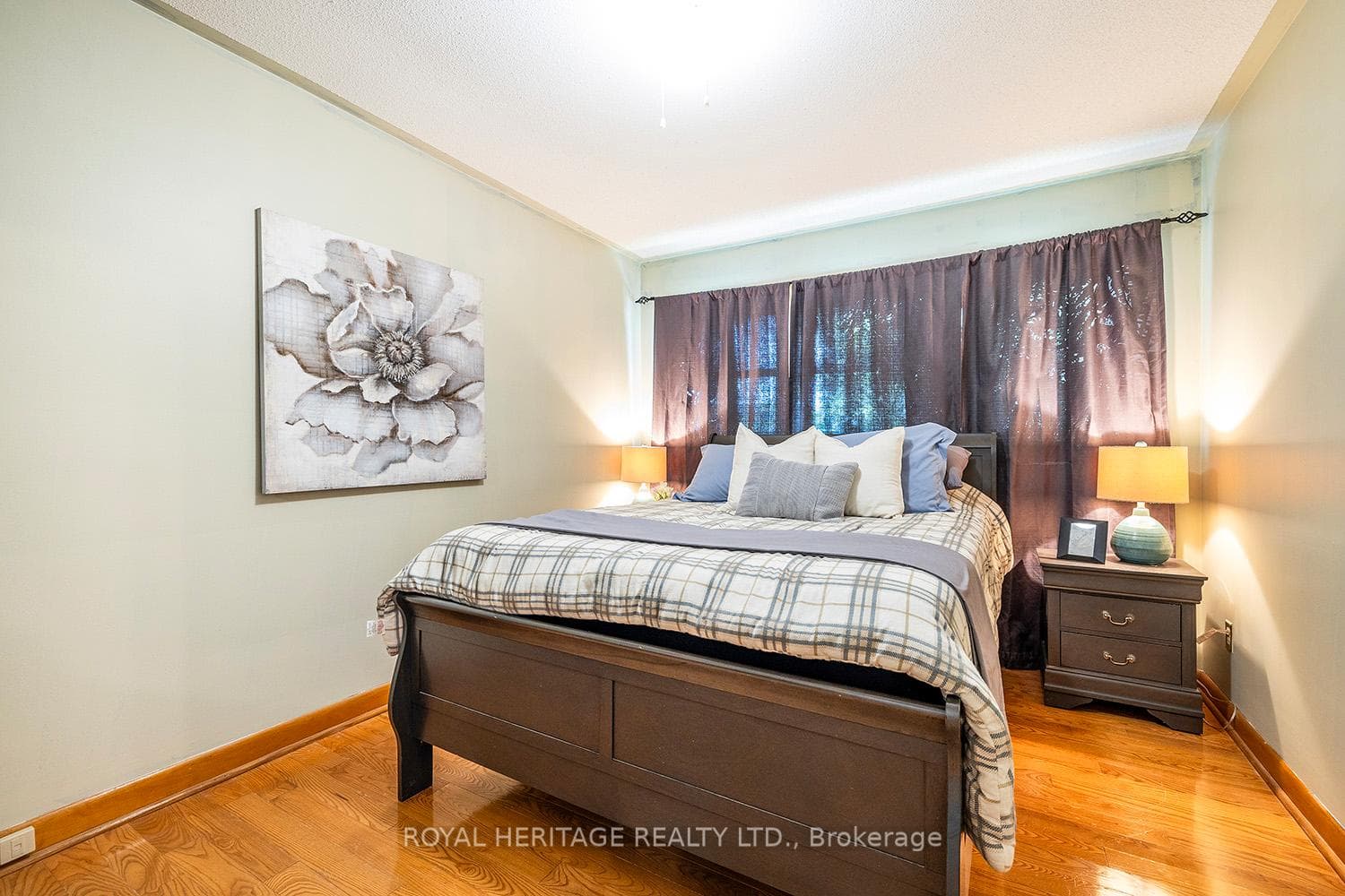 351 Baldwin Street photo 9