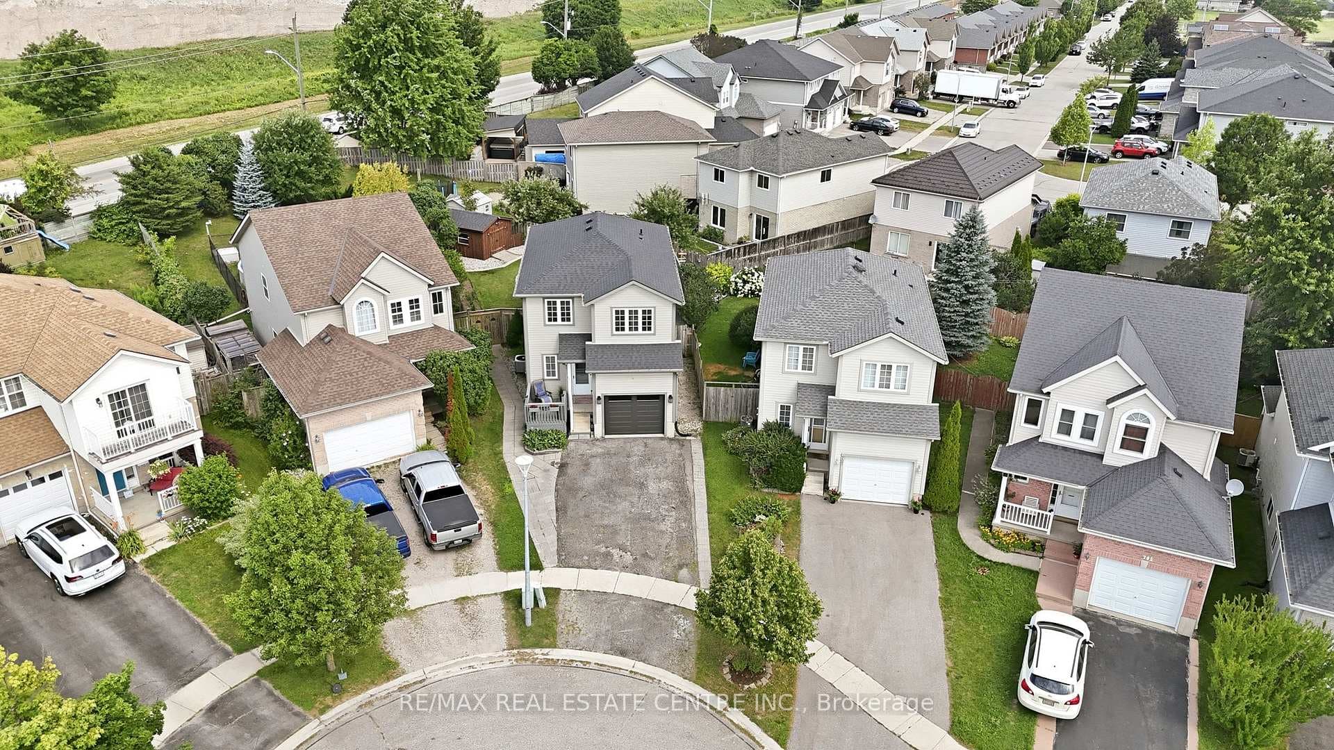 801 Hunters Gate Crescent photo 2