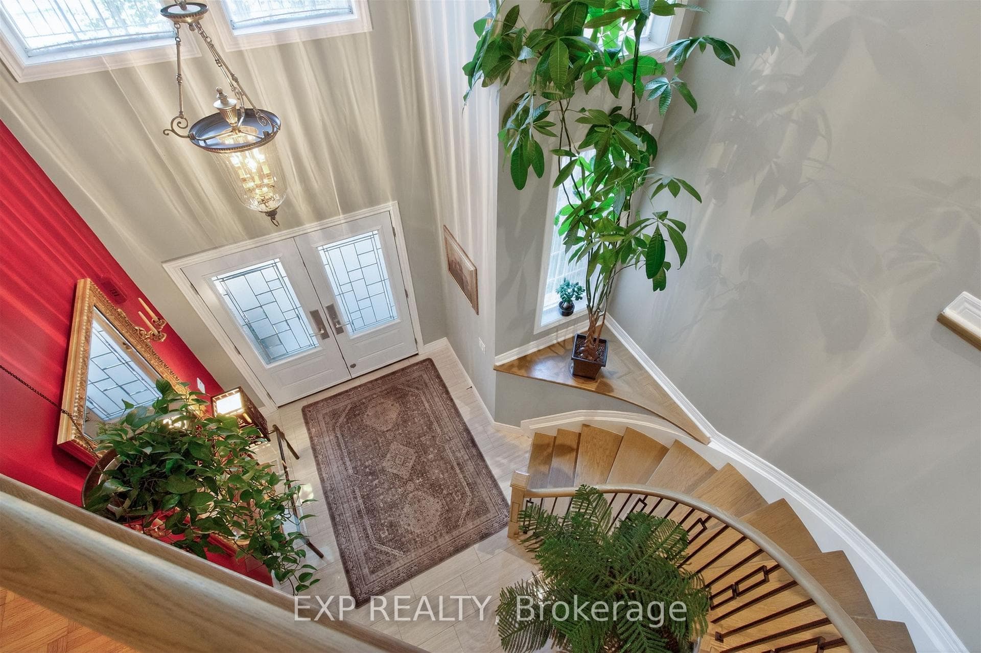 82 Castelli Court photo 5