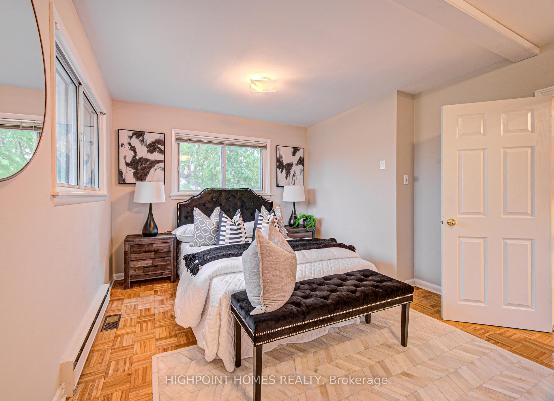 5438 Trafalgar Road photo 13