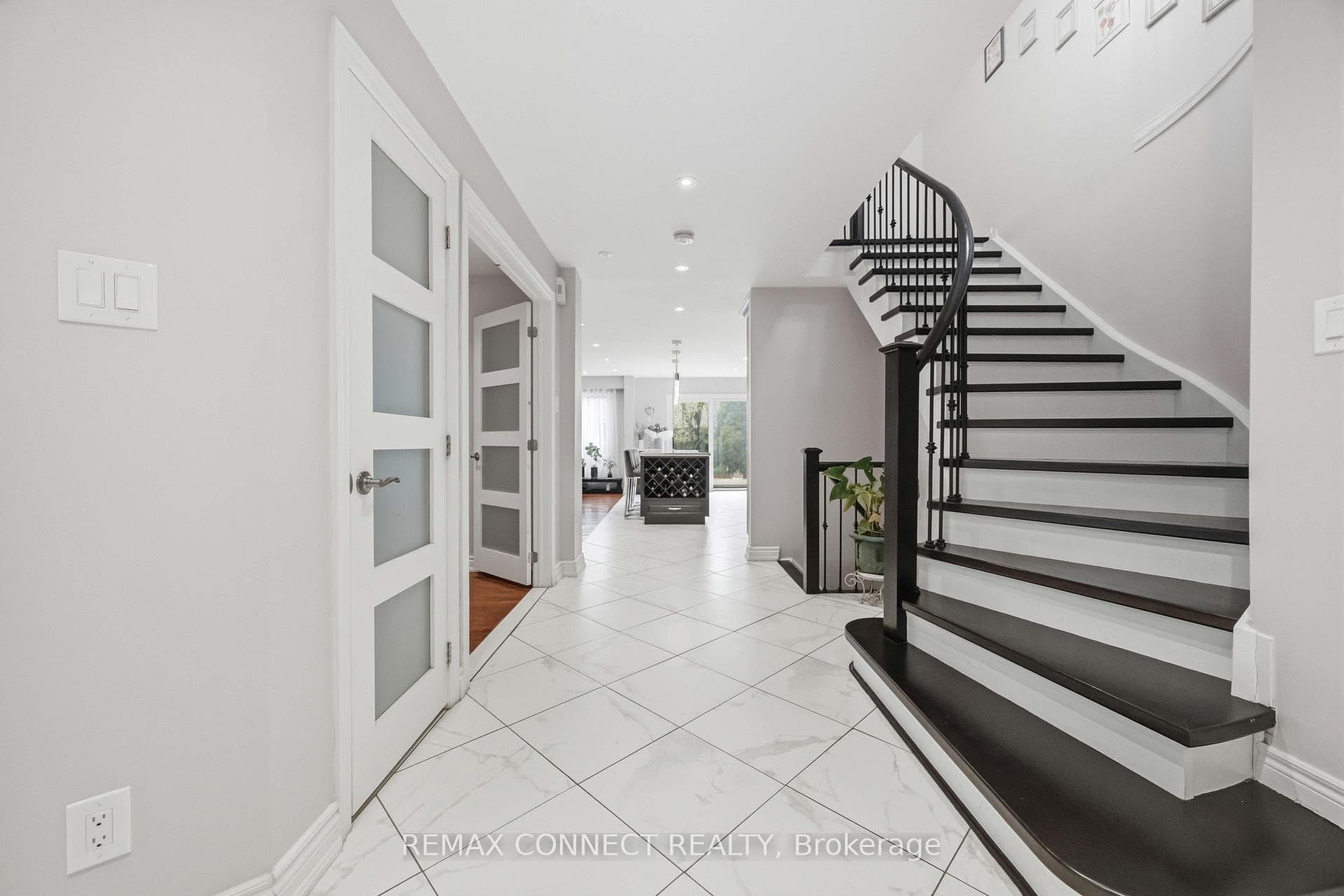 1706 Woodside Lane photo 4