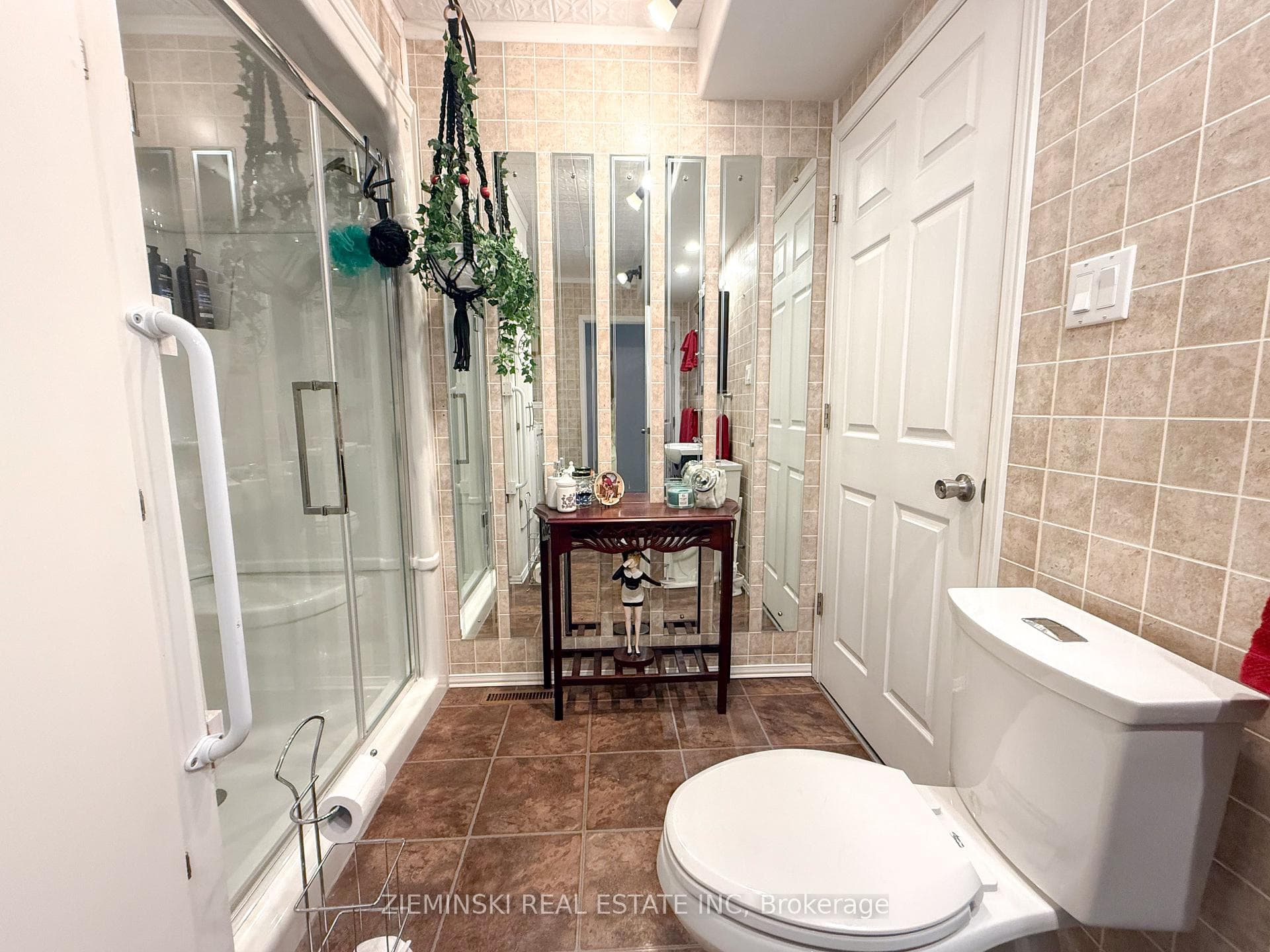 107 New Circle Place photo 18