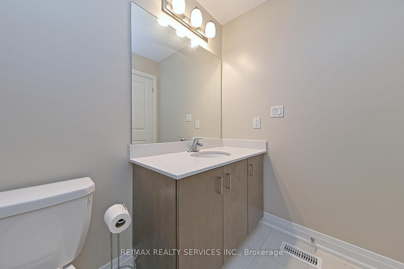 52 Humberstone Drive photo 39
