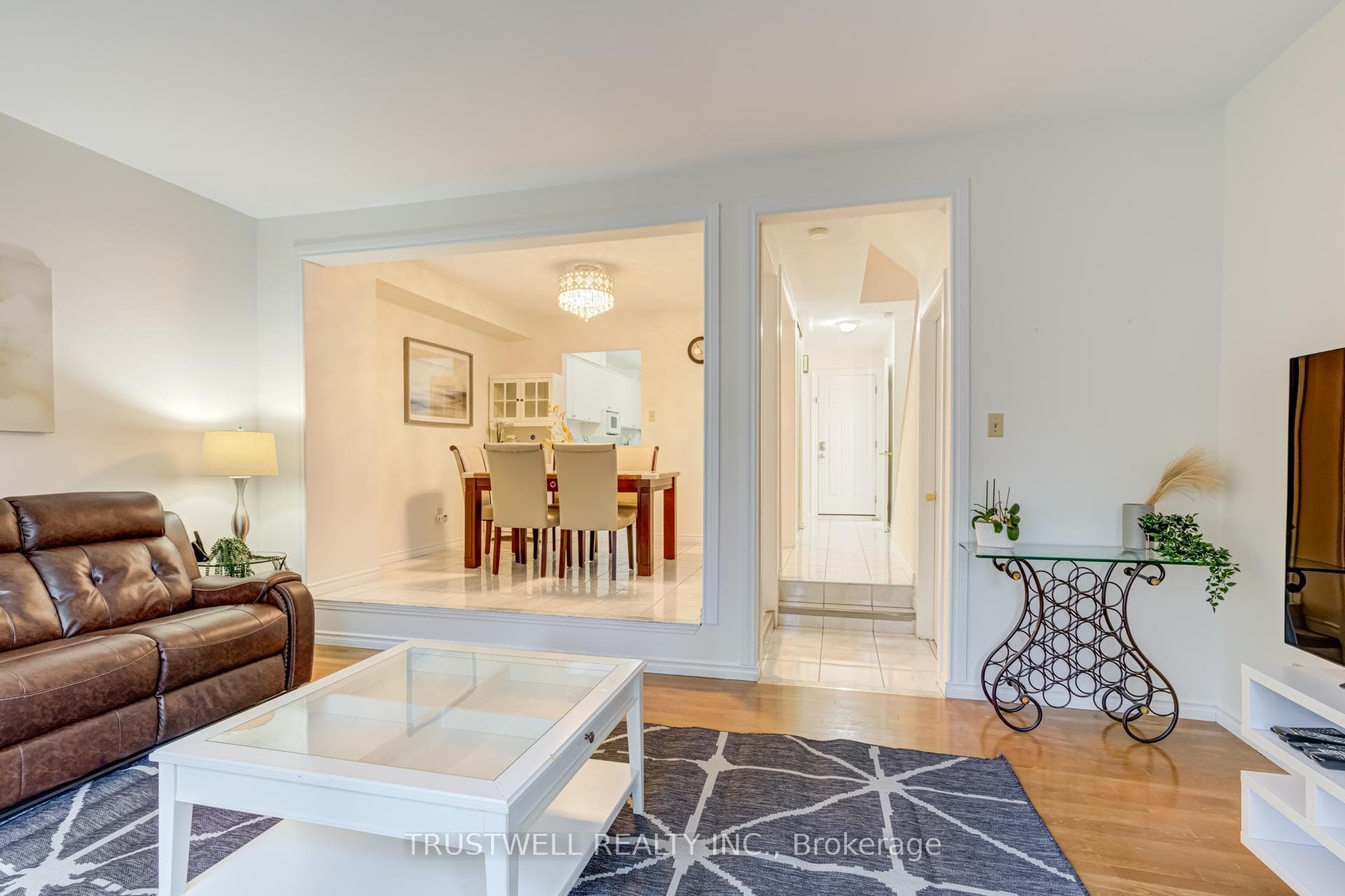 44 Caronia Square photo 7