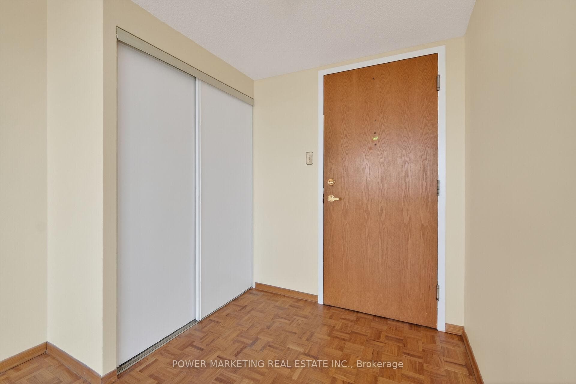 2760 CAROUSEL Crescent Unit 1204 photo 11