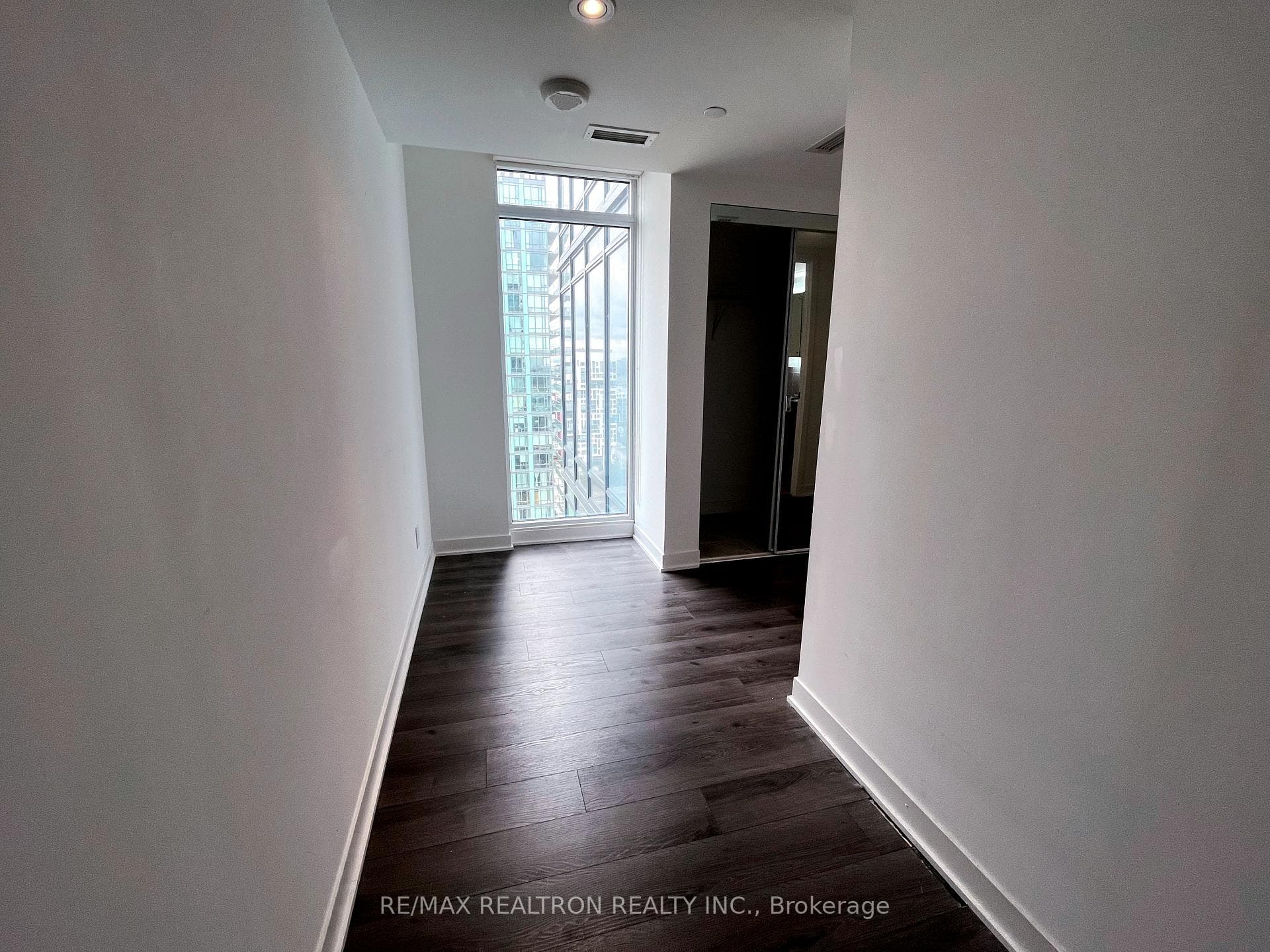 70 Queens Wharf Road Unit 2709 photo 3