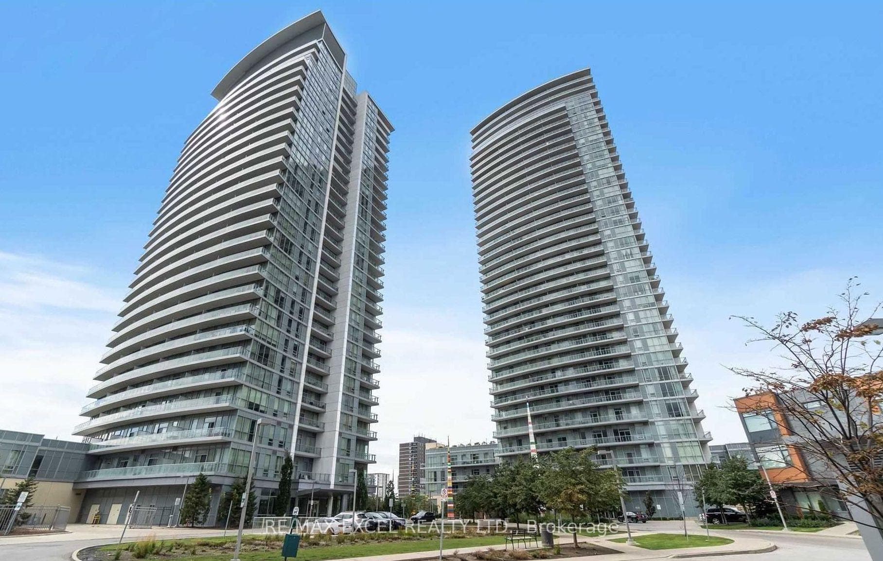 66 Forest Manor Road Unit 1810 photo 1