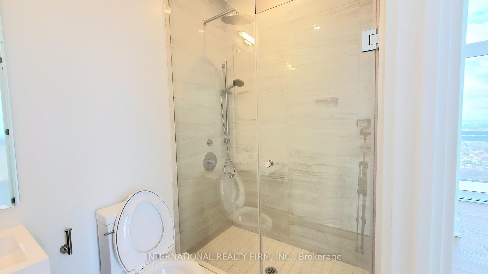 39 Roehampton Avenue Unit 4605 photo 26