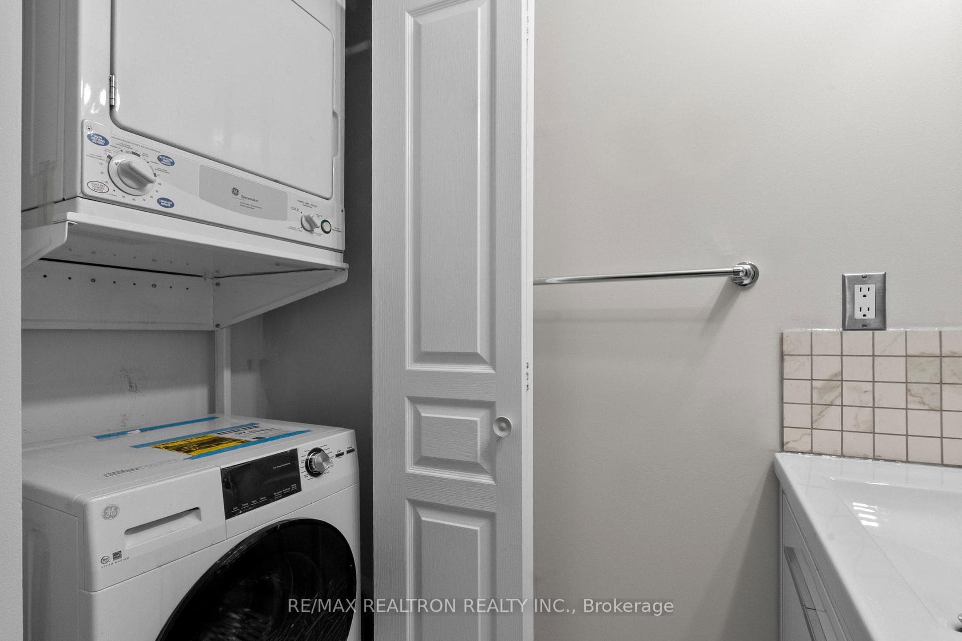 3939 Duke of York Boulevard Unit 1708 photo 15