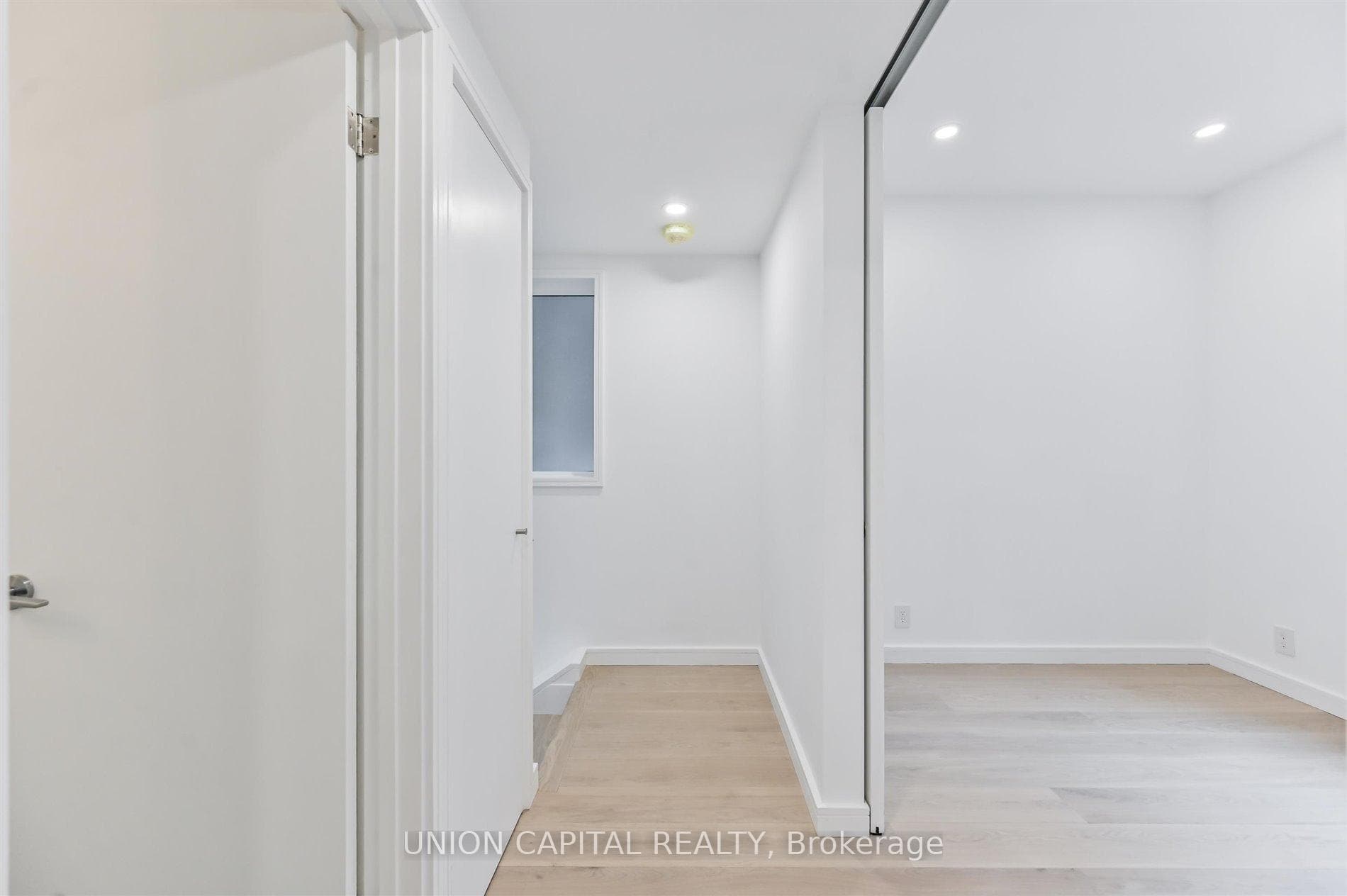 23 Rusholme Park Crescent Unit B photo 3