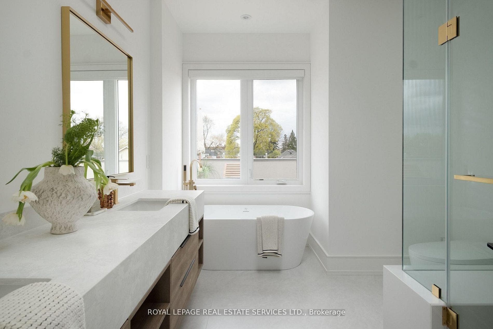 237 Bedford Park Avenue photo 21